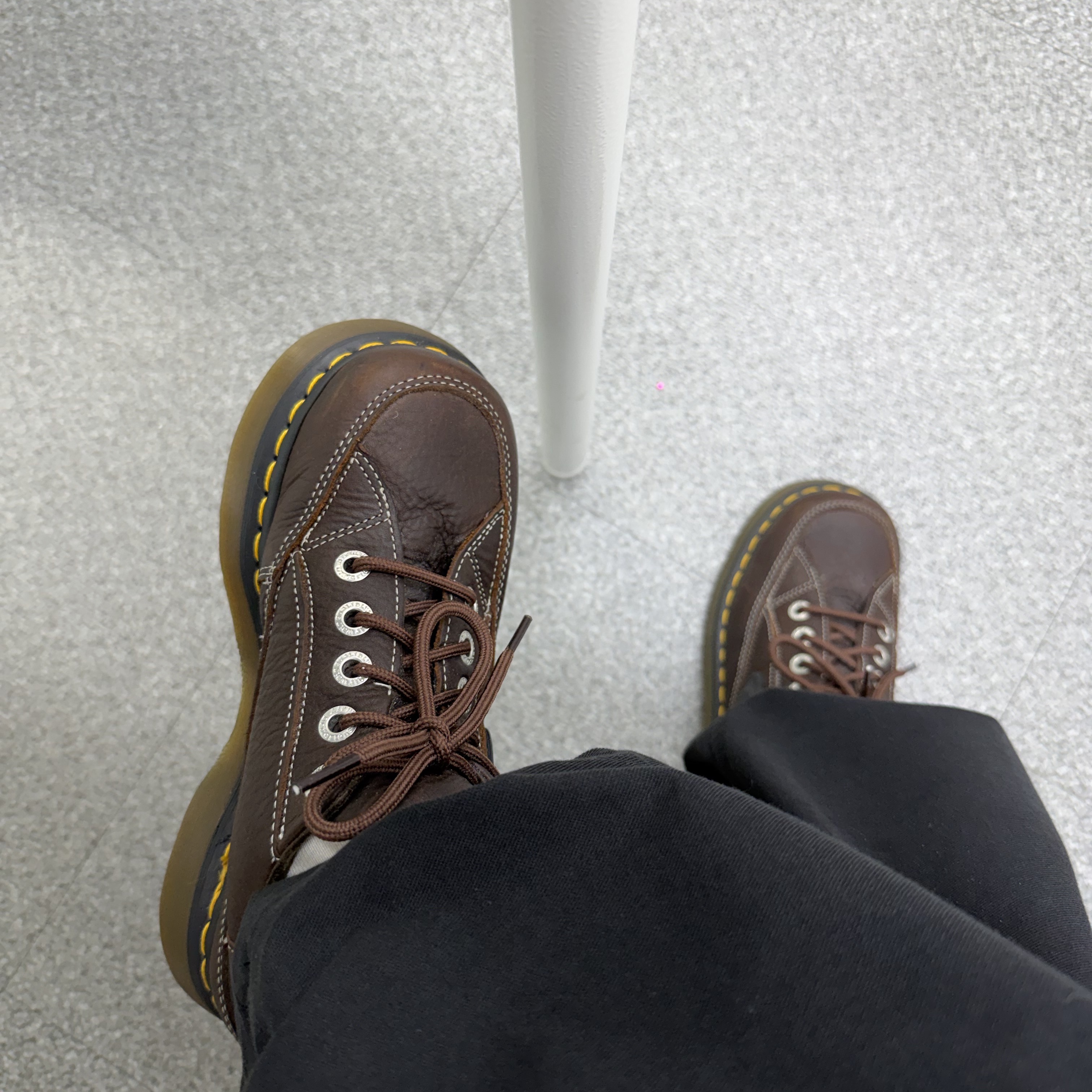 (W) Dr. Martens Buzz 8-Eye Nappa Leather Boots Dark Brown 착용 스타일