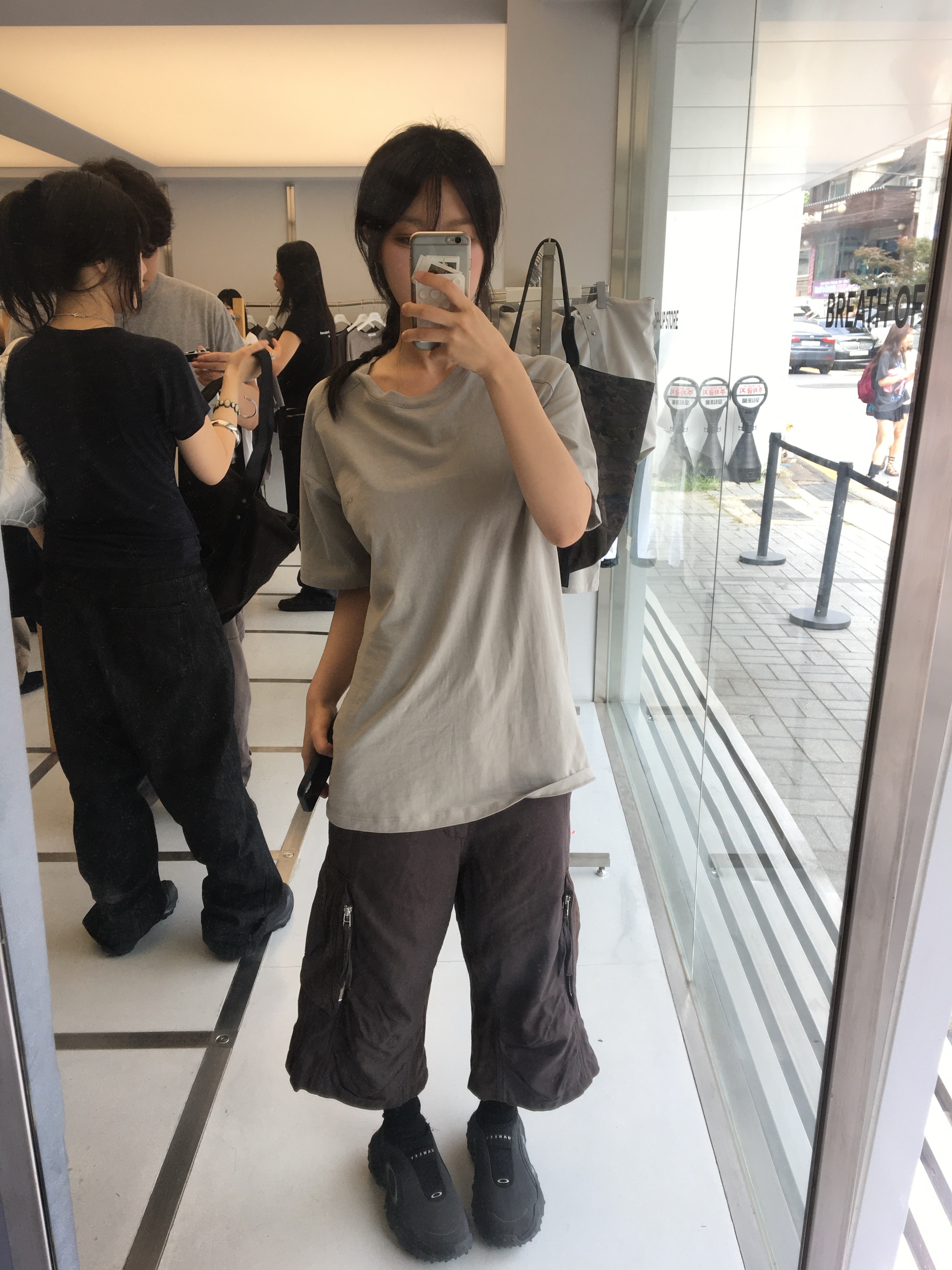 Ignota Core:15 Shell Pocket Shorts Dune 착용 스타일 - 2
