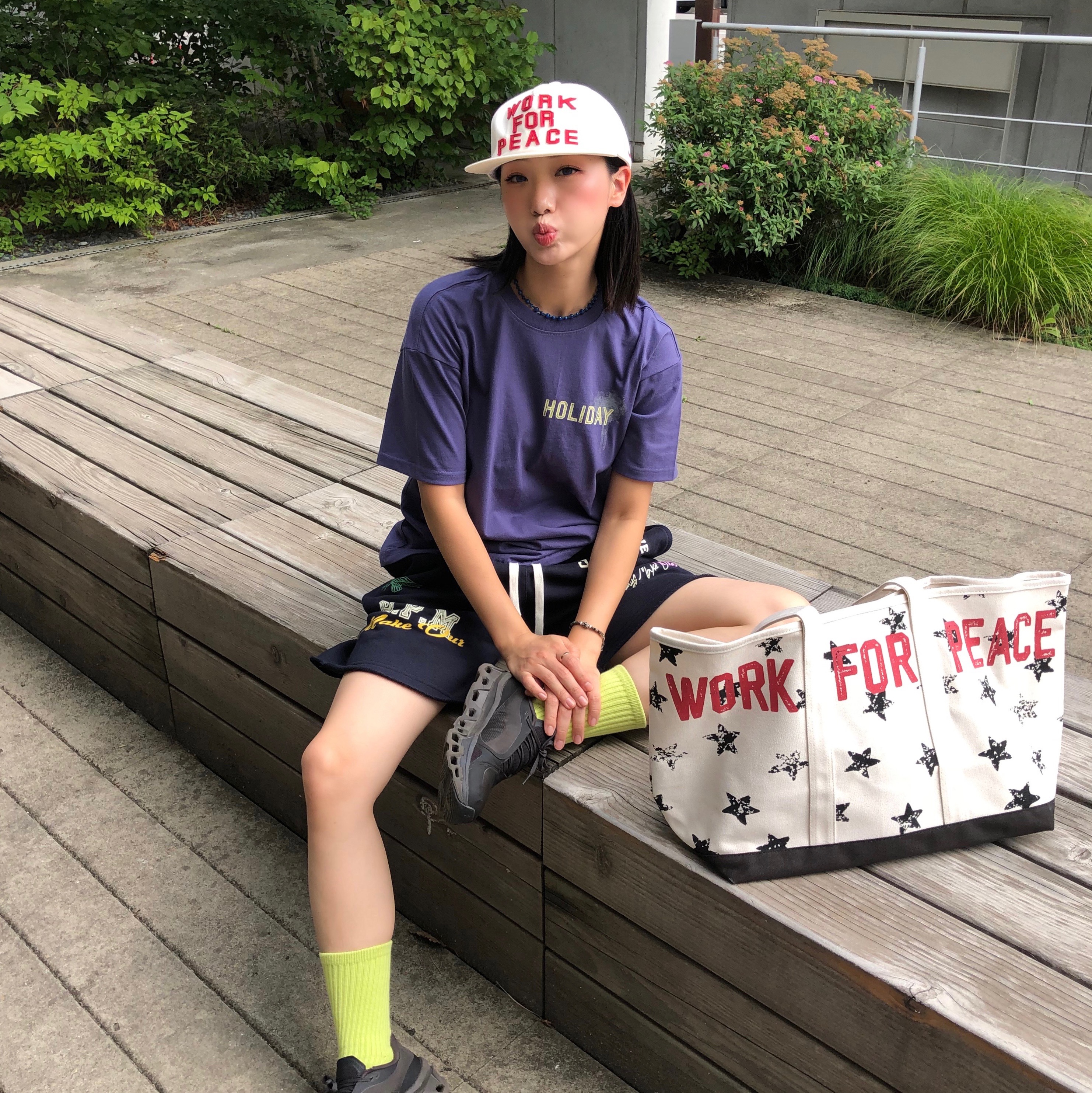 AMOU Work For Peace 5pannel Cap Ivory, AMOU Work For Peace 5pannel Cap Black 착용 스타일 - 4