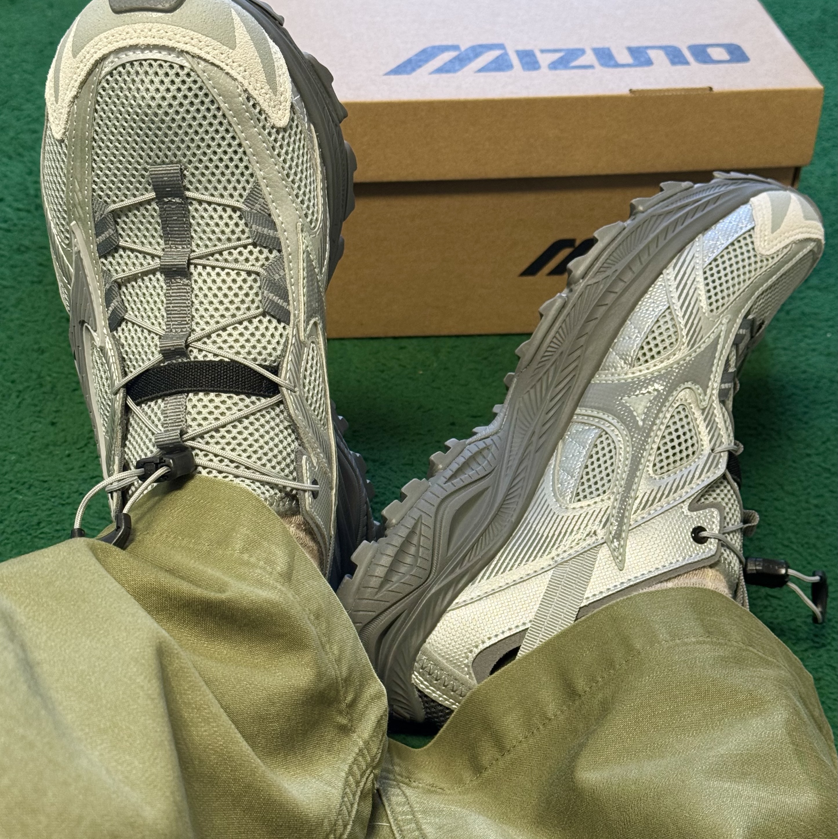 Mizuno Racer Trail SE Silver Grey 착용 스타일