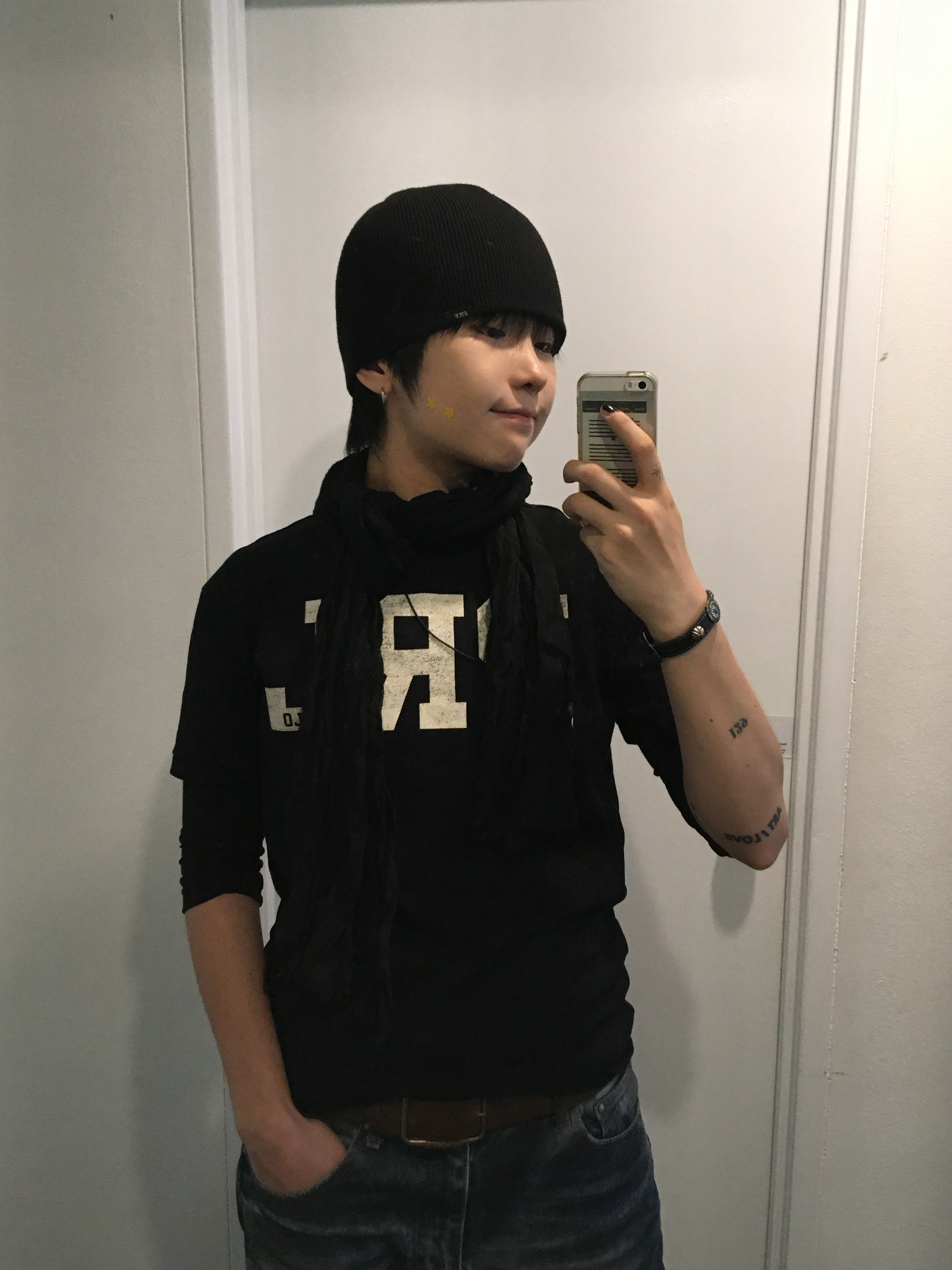 ETCE Label Beanie Black, Ogarp Concho Wrist Belt Black 착용 스타일 - 2