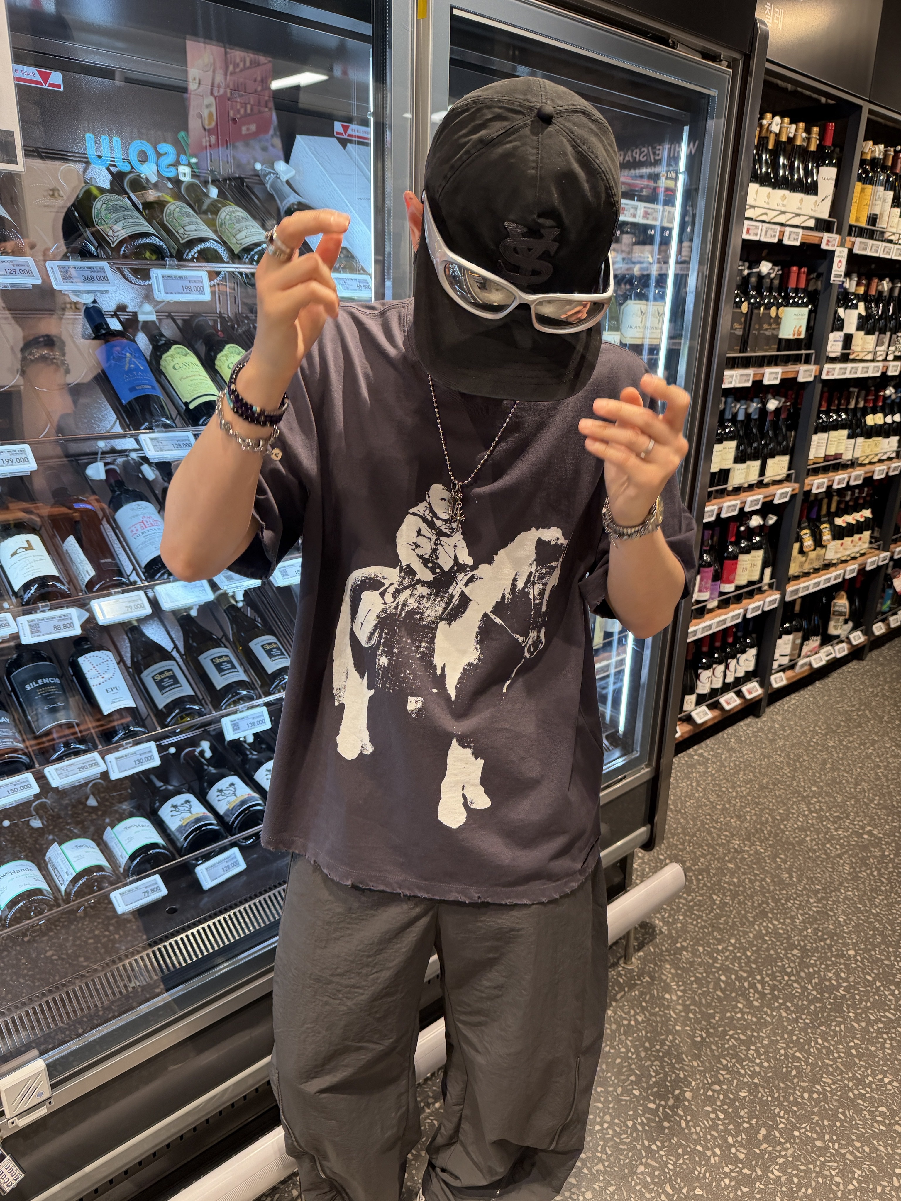 MJD Oversized Cowboy T-Shirt Black, Crocs x Salehe Bembury Pollex Clog Stratus 착용 스타일 - 2