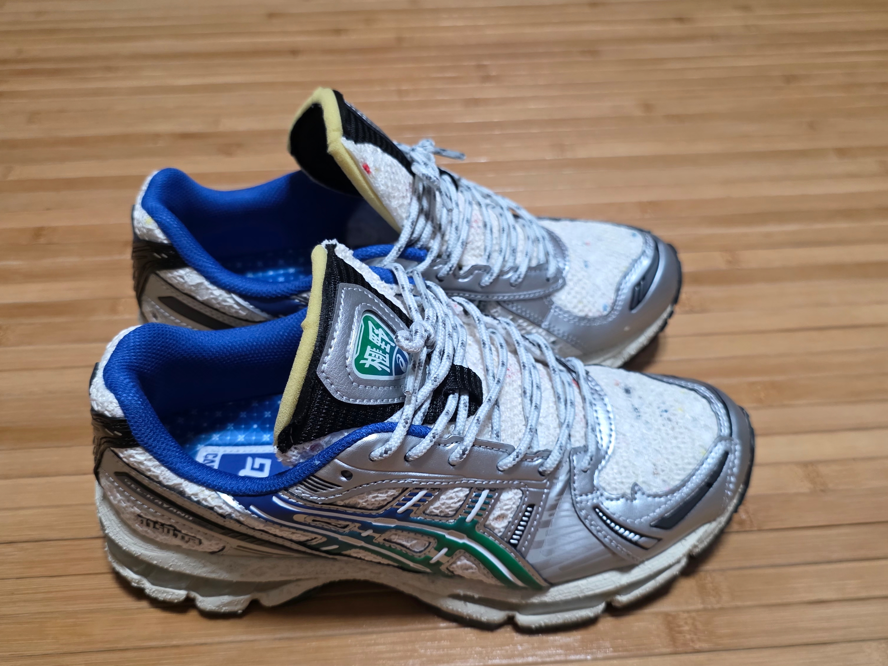 Asics x Carnival Gel-Kayano 12.1 Cream Green Basil 착용 스타일