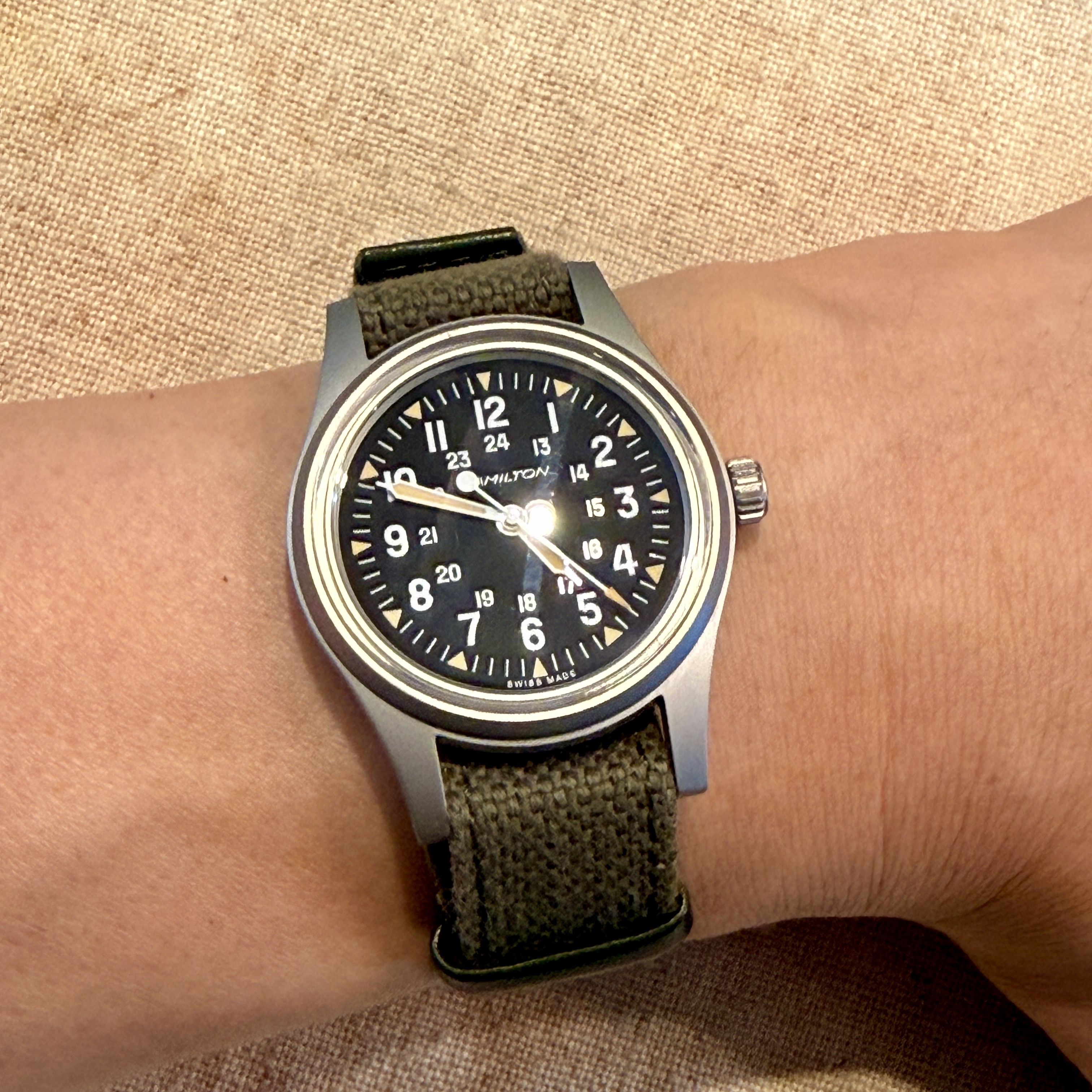 Hamilton Khaki Field Mechanical 36mm Stainless Steel Textile Strap Green 착용 스타일