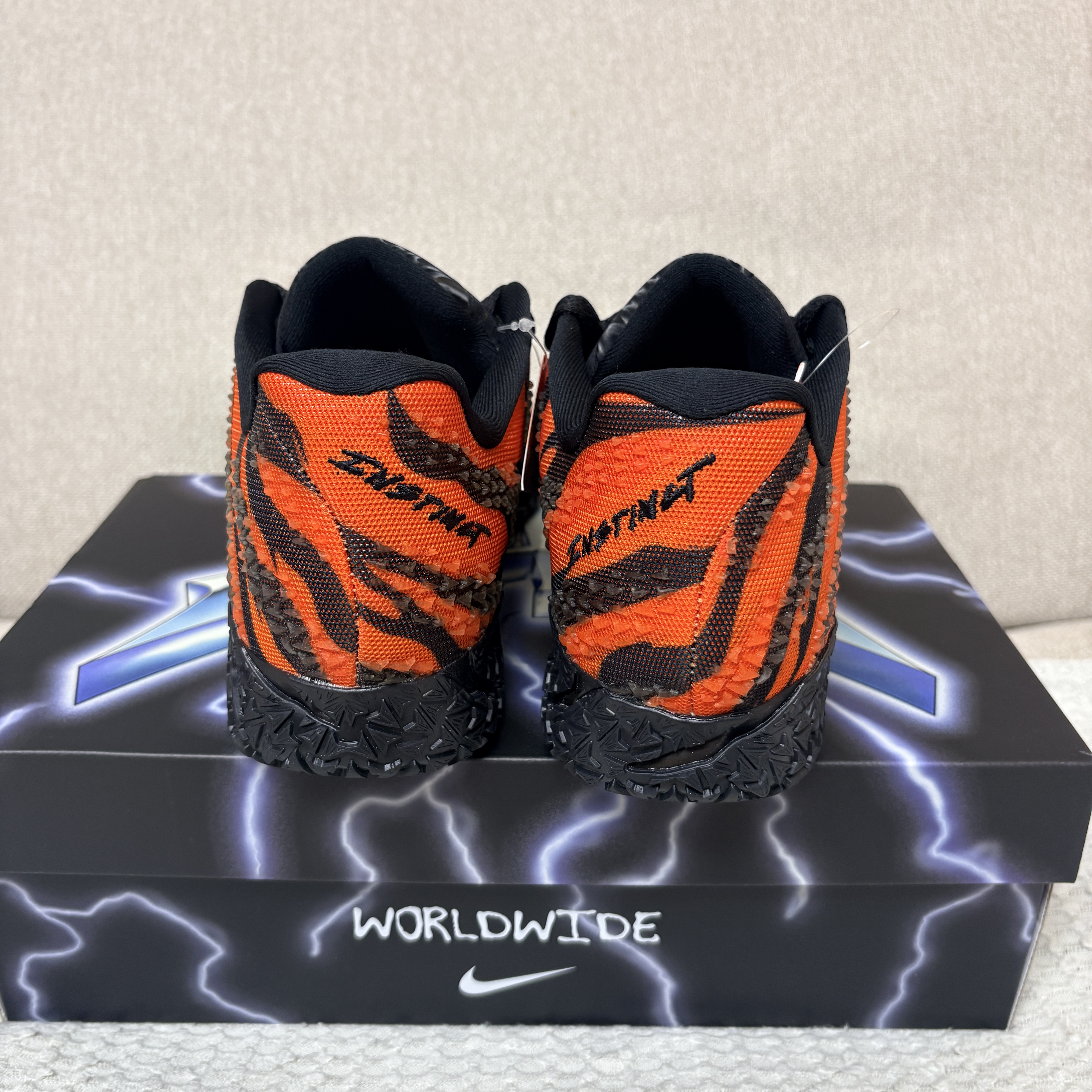 Nike Ja 3 EP Safety Orange Black 착용 스타일 - 5