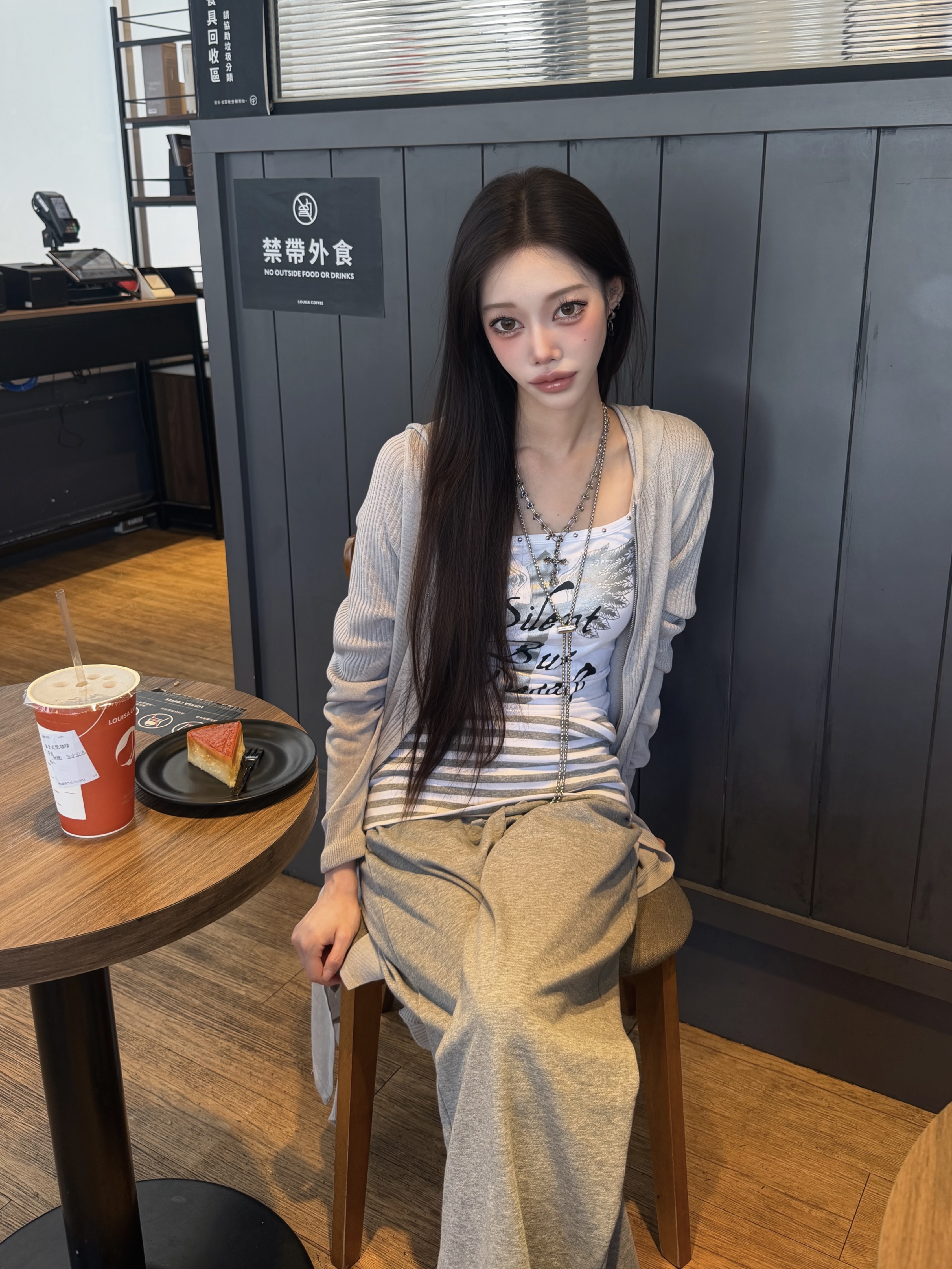 OJOS Detach Panel Knit Hoodie / Grey 착용 스타일 - 10