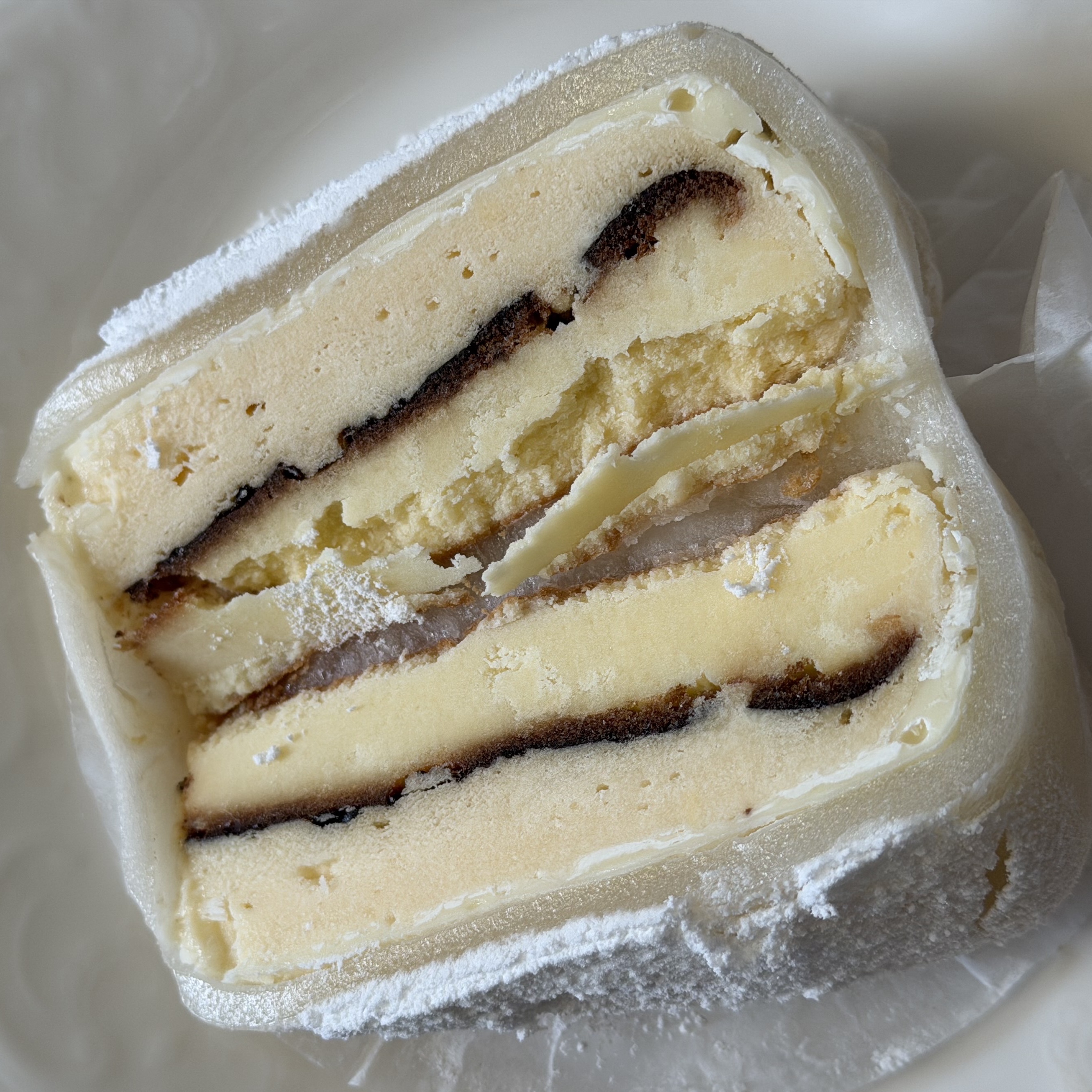[KREAM 단독] What A Bread Mochi Cheesecake 착용 스타일 - 5