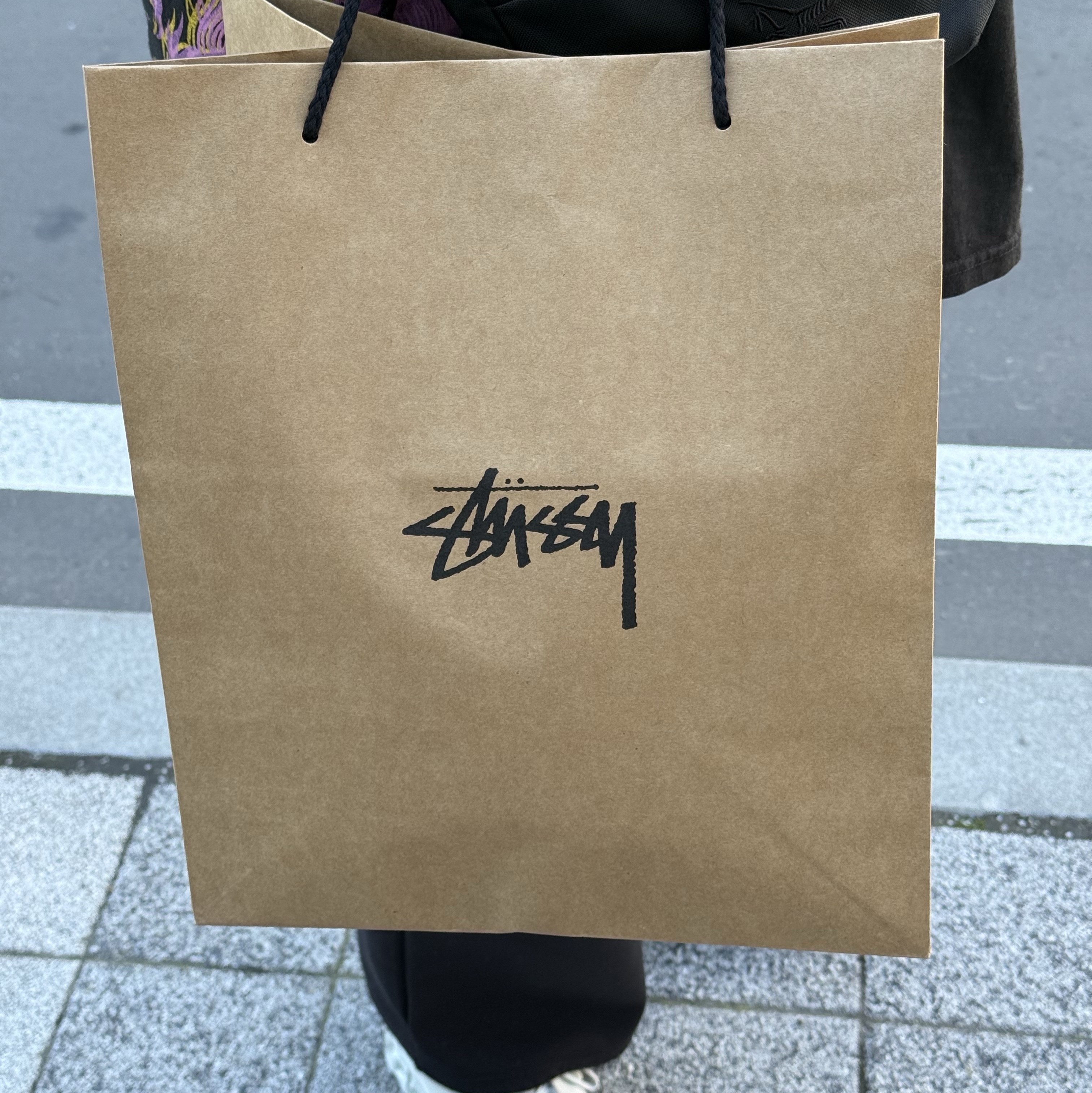 Stussy Strike Pigment Dyed T-Shirt Black, Supreme Backpack Black - 25SS 착용 스타일 - 3