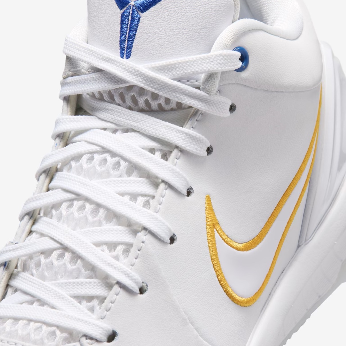 (GS) Nike Kobe 4 Draft Pack White and Glacier Blue 착용 스타일 - 2