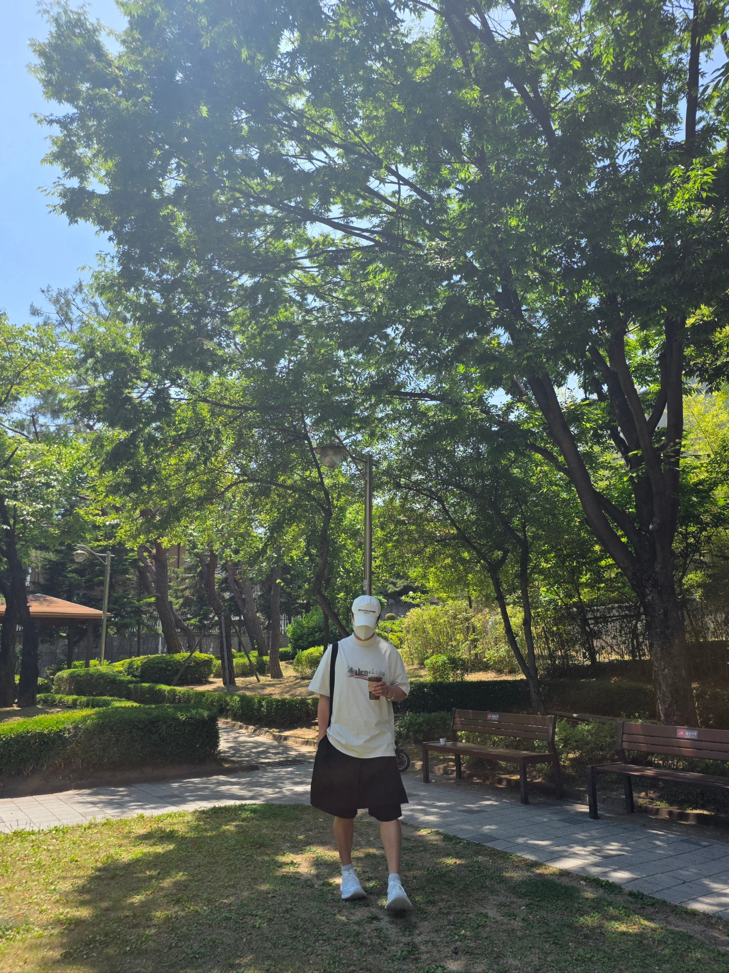 Wooyoungmi Embroidered Ball Cap White - 23SS, Balenciaga Circuit Sneaker White Silver 착용 스타일 - 1