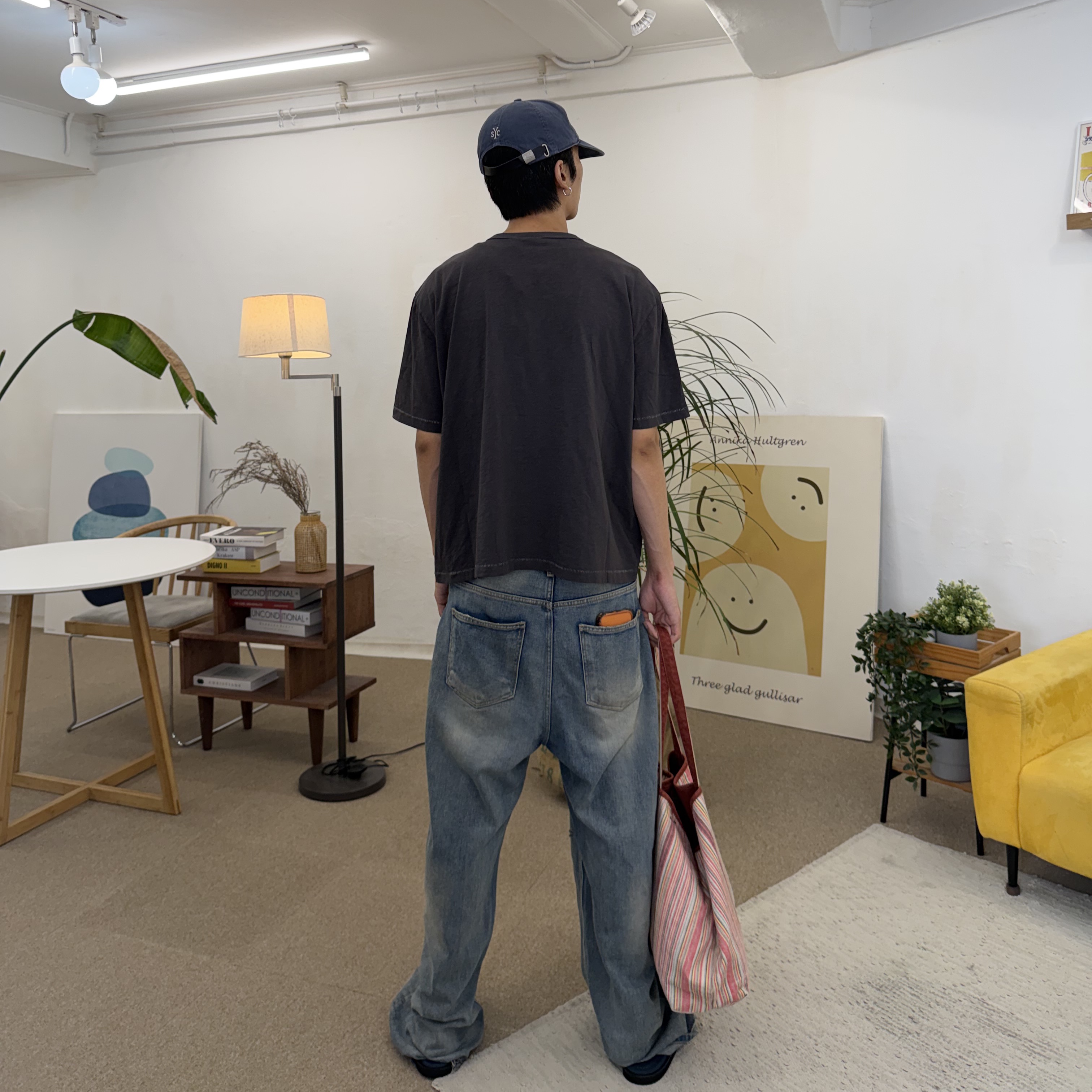 [예약 배송] Sunday Ceremony Sy Logo 5 Panel New Cotton Cap - Light Navy, (W) SUNDAY CEREMONY Natural Dyed Basic Slub Tee - Ash Charcoal 착용 스타일 - 2