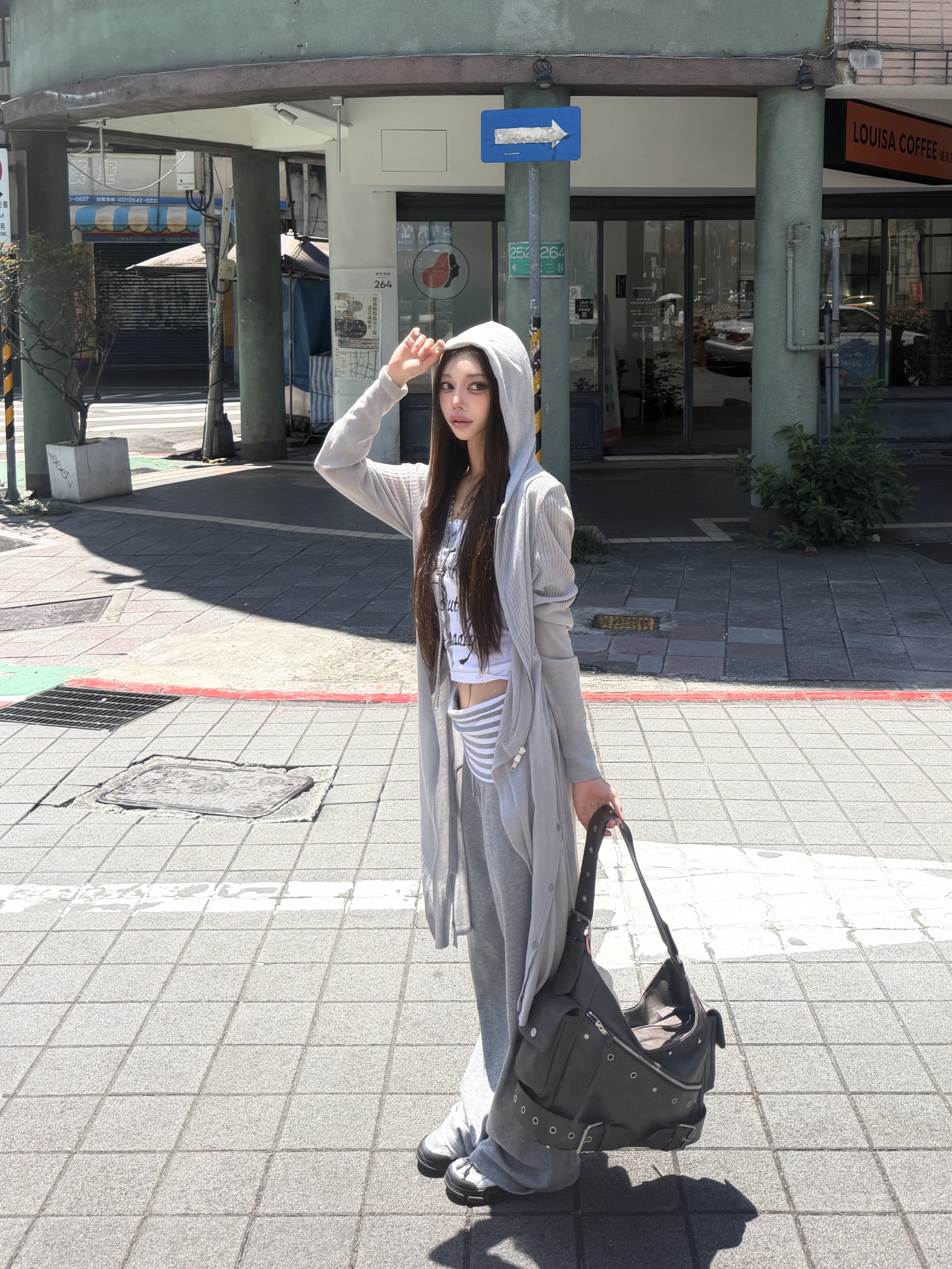 OJOS Detach Panel Knit Hoodie / Grey 착용 스타일 - 2