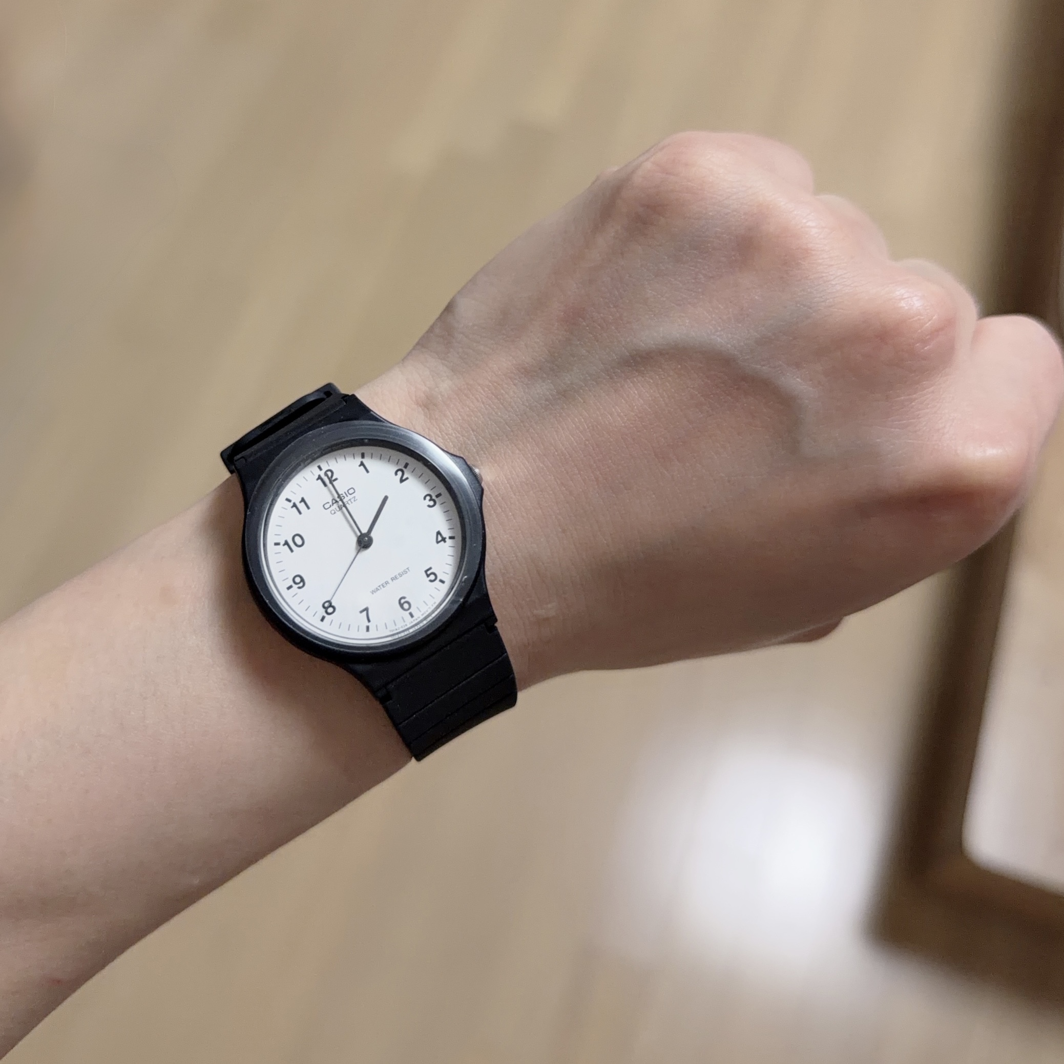 Casio MQ-24-7BL 착용 스타일 - 2