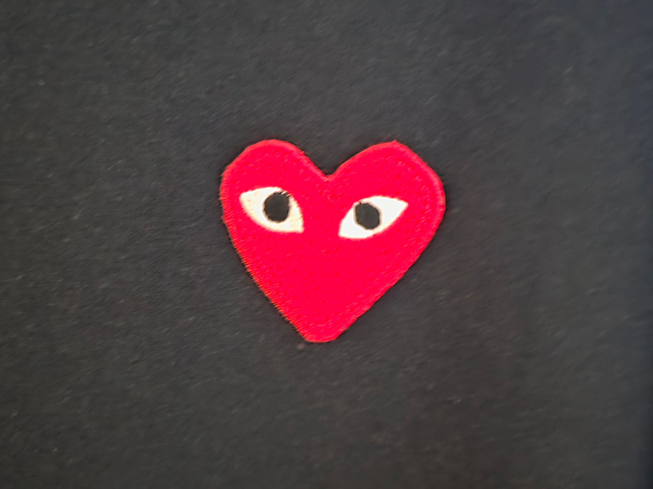 Play Comme des Garcons Red Heart T-Shirt Black 착용 스타일