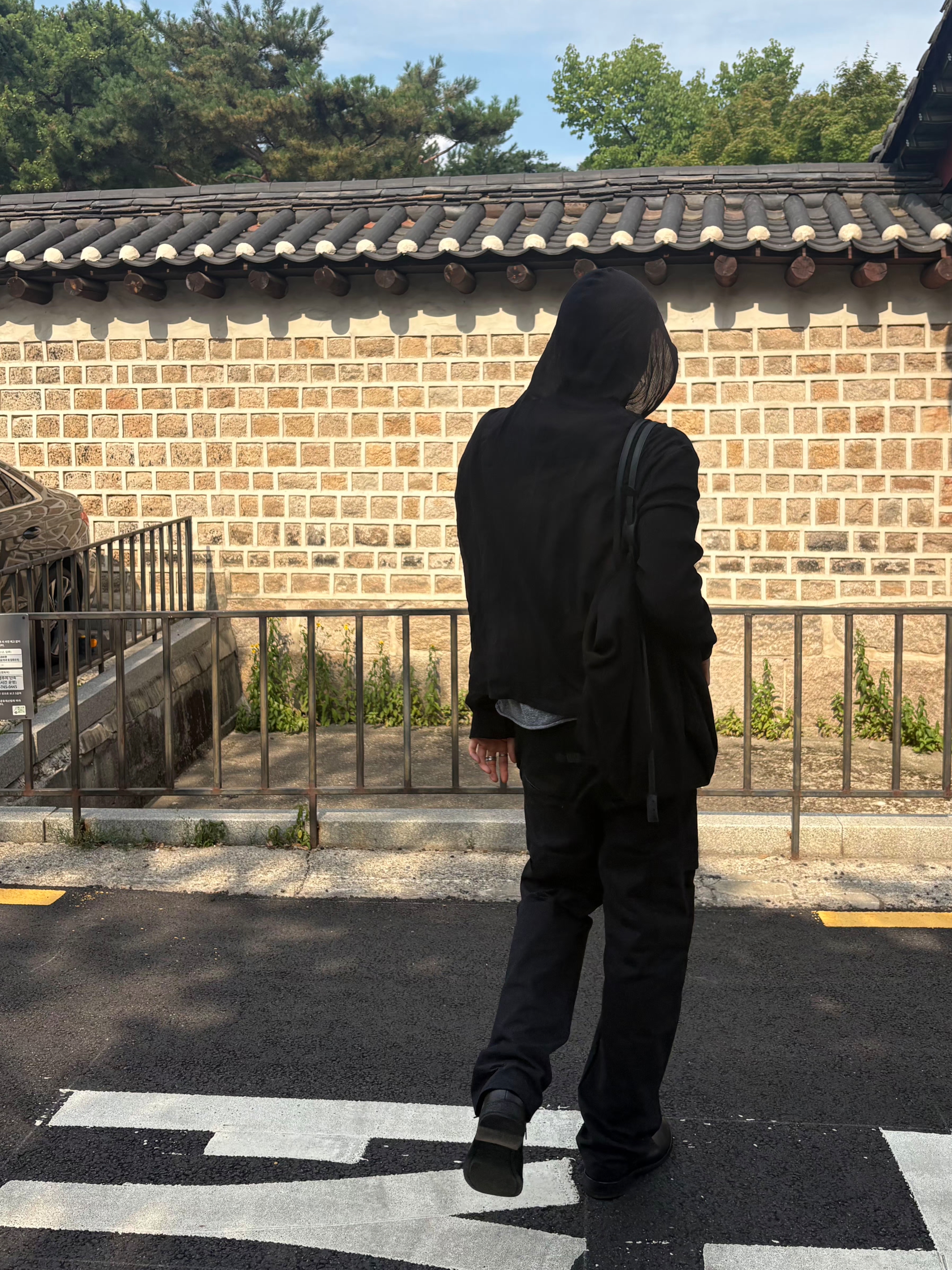 Kinchi Shower - 808 (a) Black, Xlim Synopsis 01 Bag Black 착용 스타일 - 1
