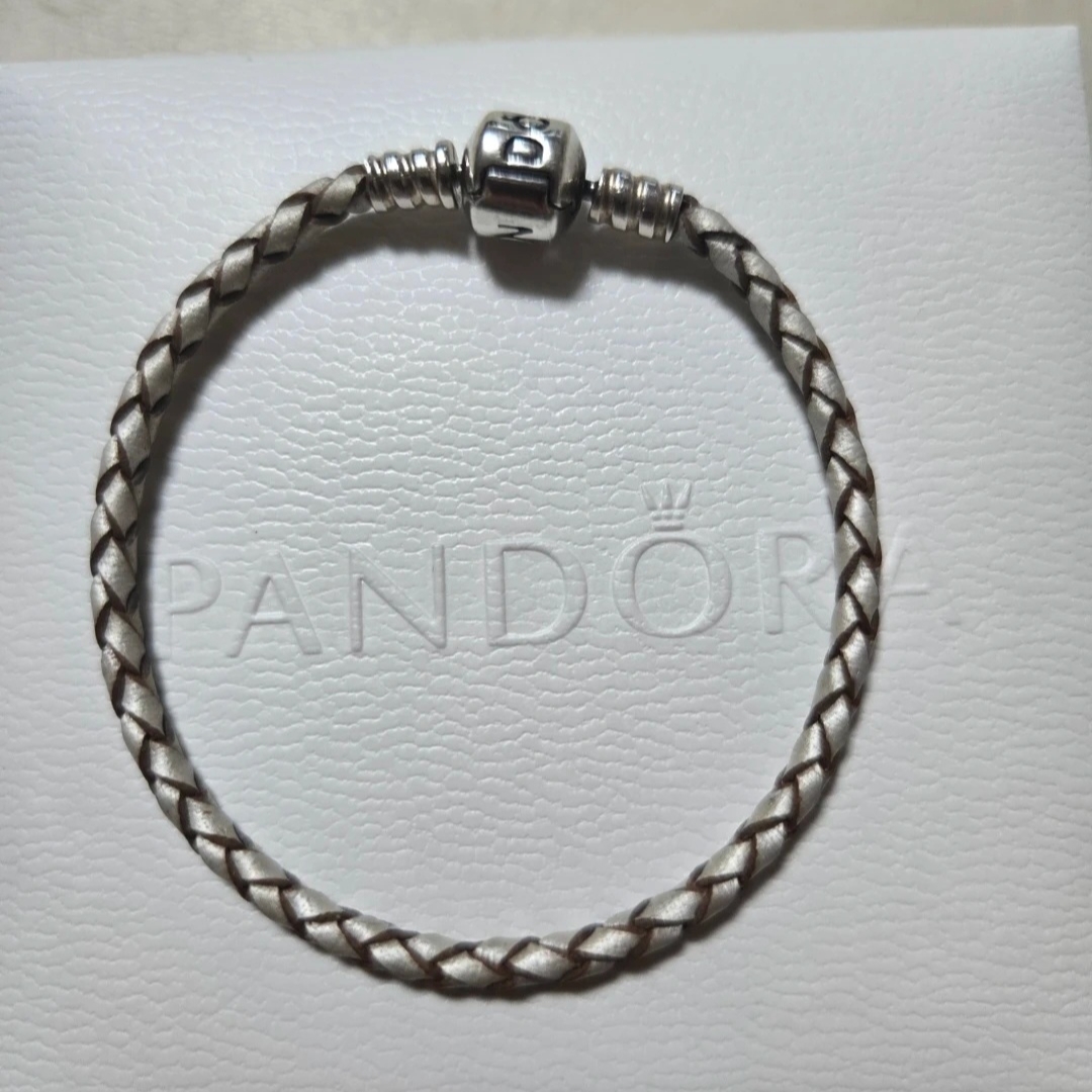 (W) Pandora Moments Snake Chain Bracelet Sterling Silver, Pandora Moments Round Clasp Braided Leather Bracelet Blue Sterling Silver 착용 스타일 - 3