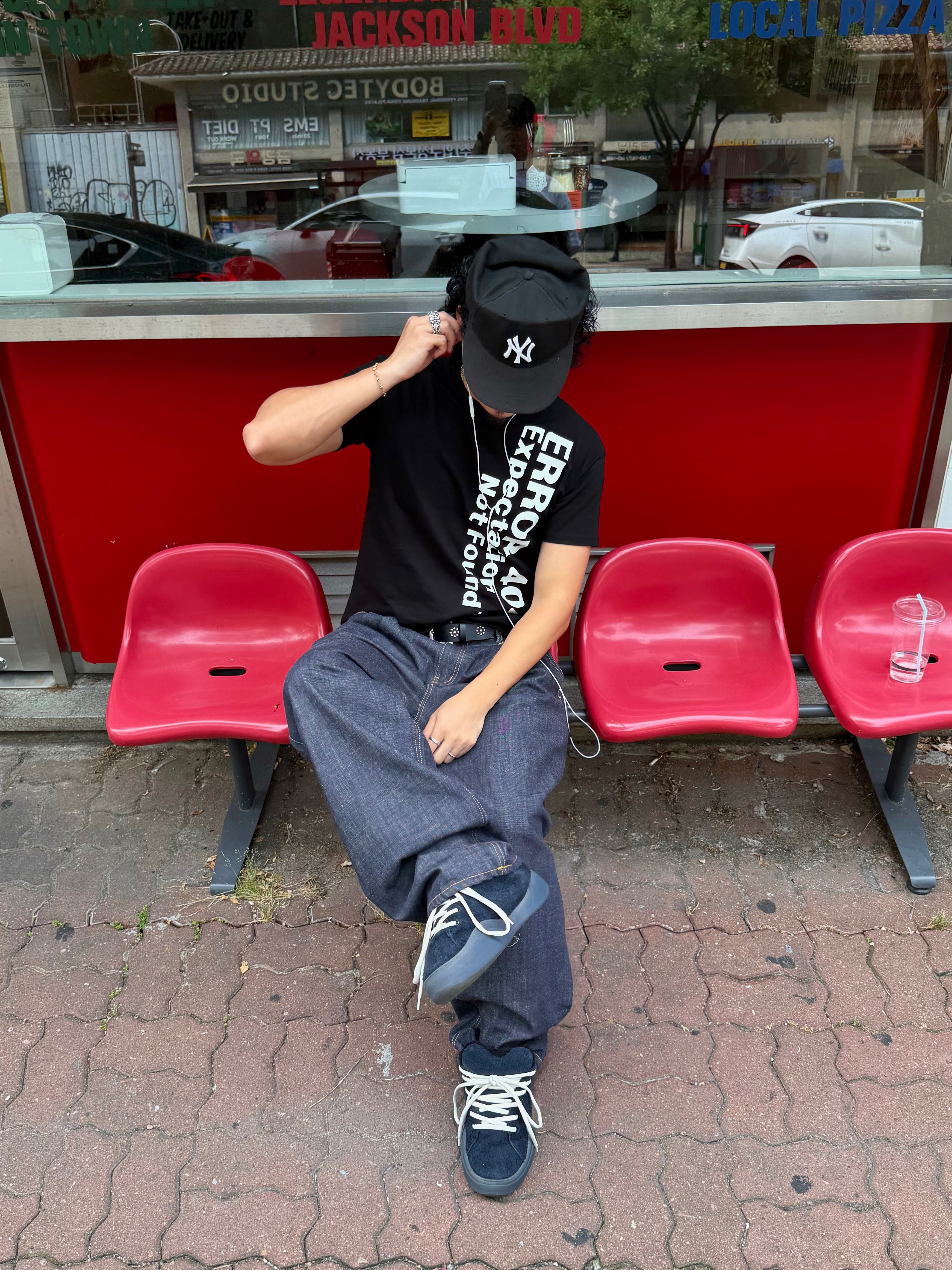 ERL Vamp Skate Shoe Pirate Black, New Era MLB New York Yankees Basic Fitted Cap Black White 착용 스타일 - 3