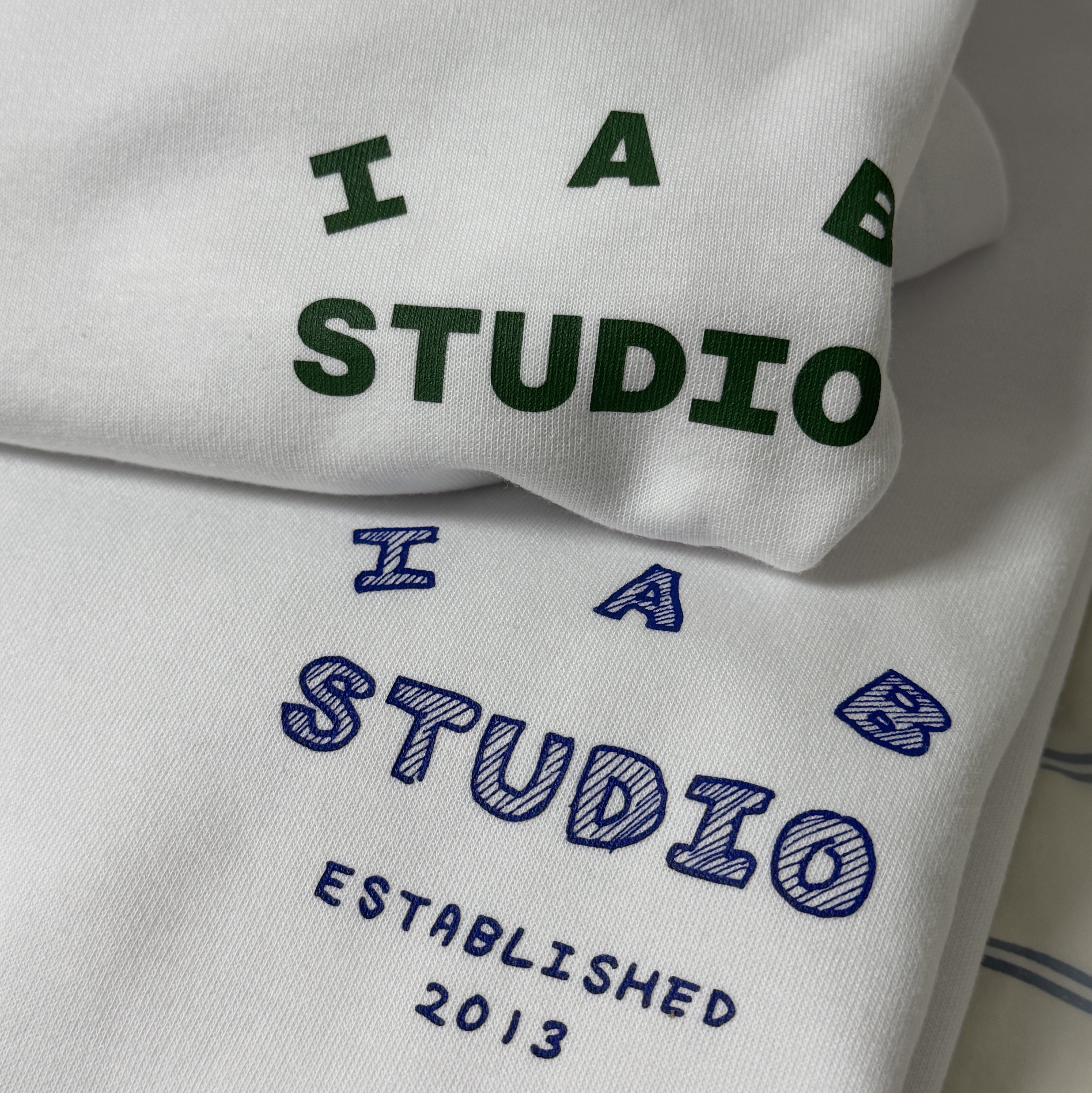 IAB Studio T-Shirt White Deep Green, IAB Studio Sketch T-shirt White 착용 스타일
