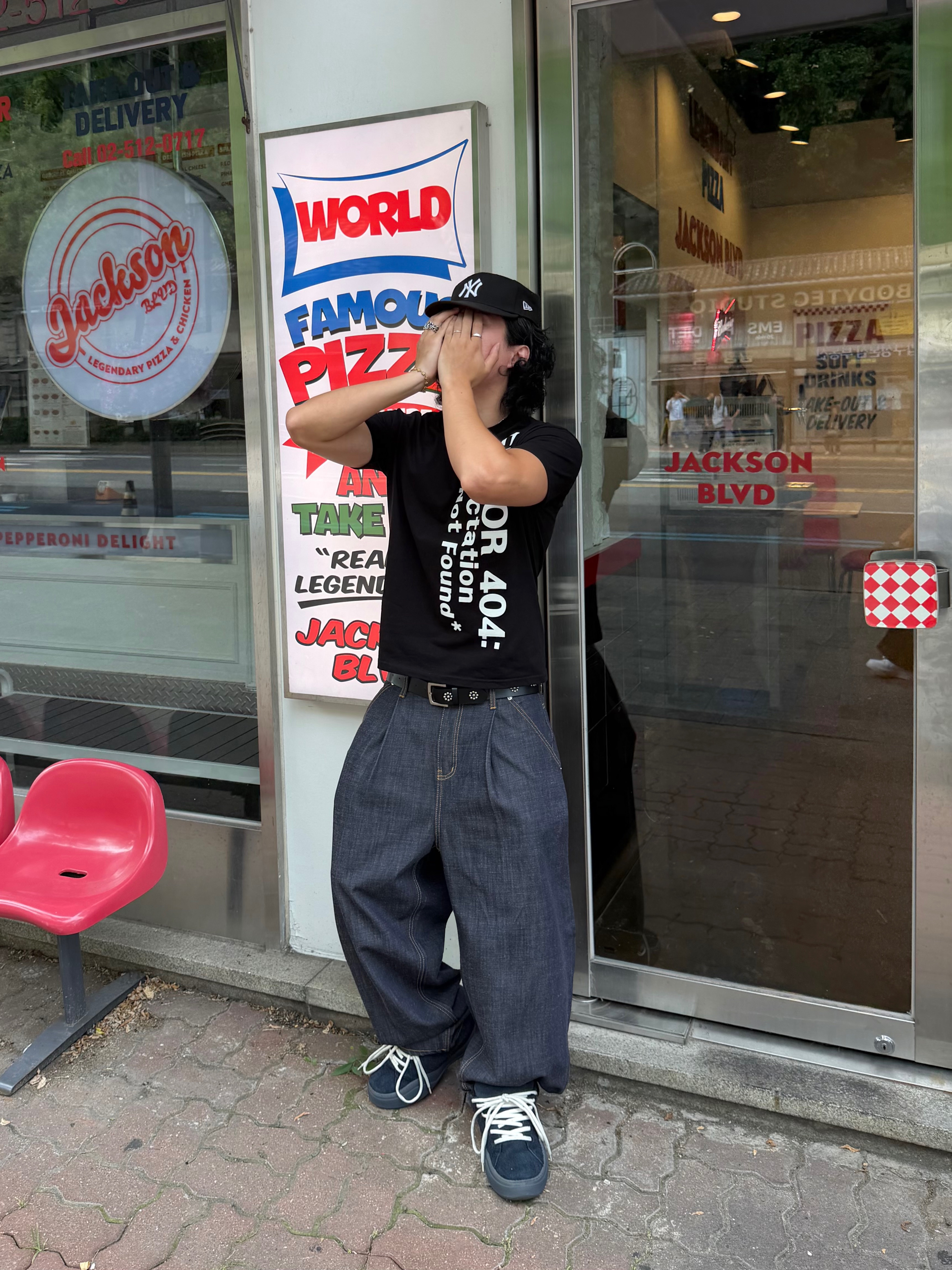 ERL Vamp Skate Shoe Pirate Black, New Era MLB New York Yankees Basic Fitted Cap Black White 착용 스타일 - 4