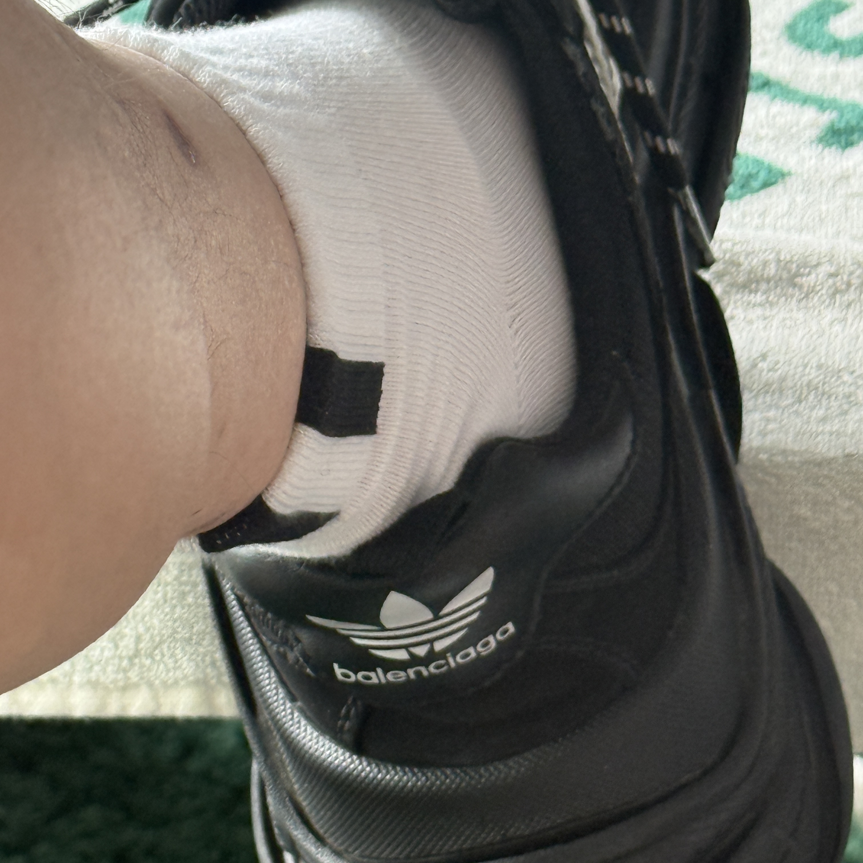 Balenciaga x Adidas Performance Poplin Large Shorts Black, Balenciaga x Adidas Triple S Sneakers Black 착용 스타일 - 3