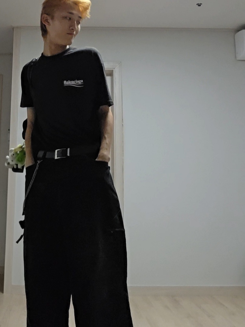 Balenciaga 10XL Sneakers Black, Balenciaga Cargo Pants Faded Black 착용 스타일 - 6
