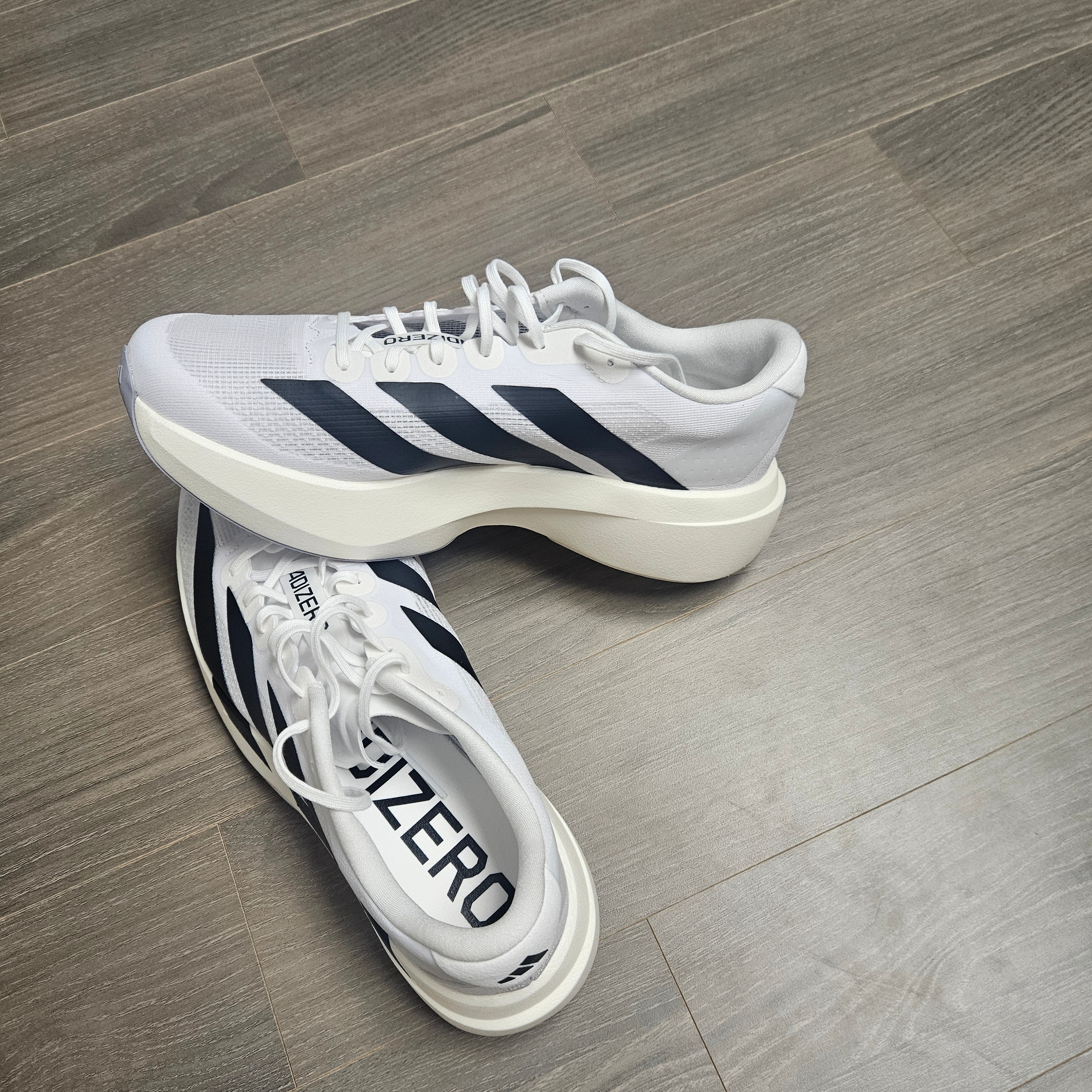 Adidas Adizero EVO SL Cloud White Core Black 착용 스타일 - 2