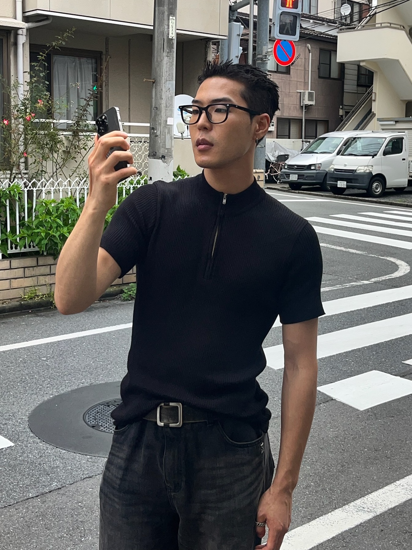 PHOS333 M Slim Fit Half Zip Knit Black 착용 스타일 - 1
