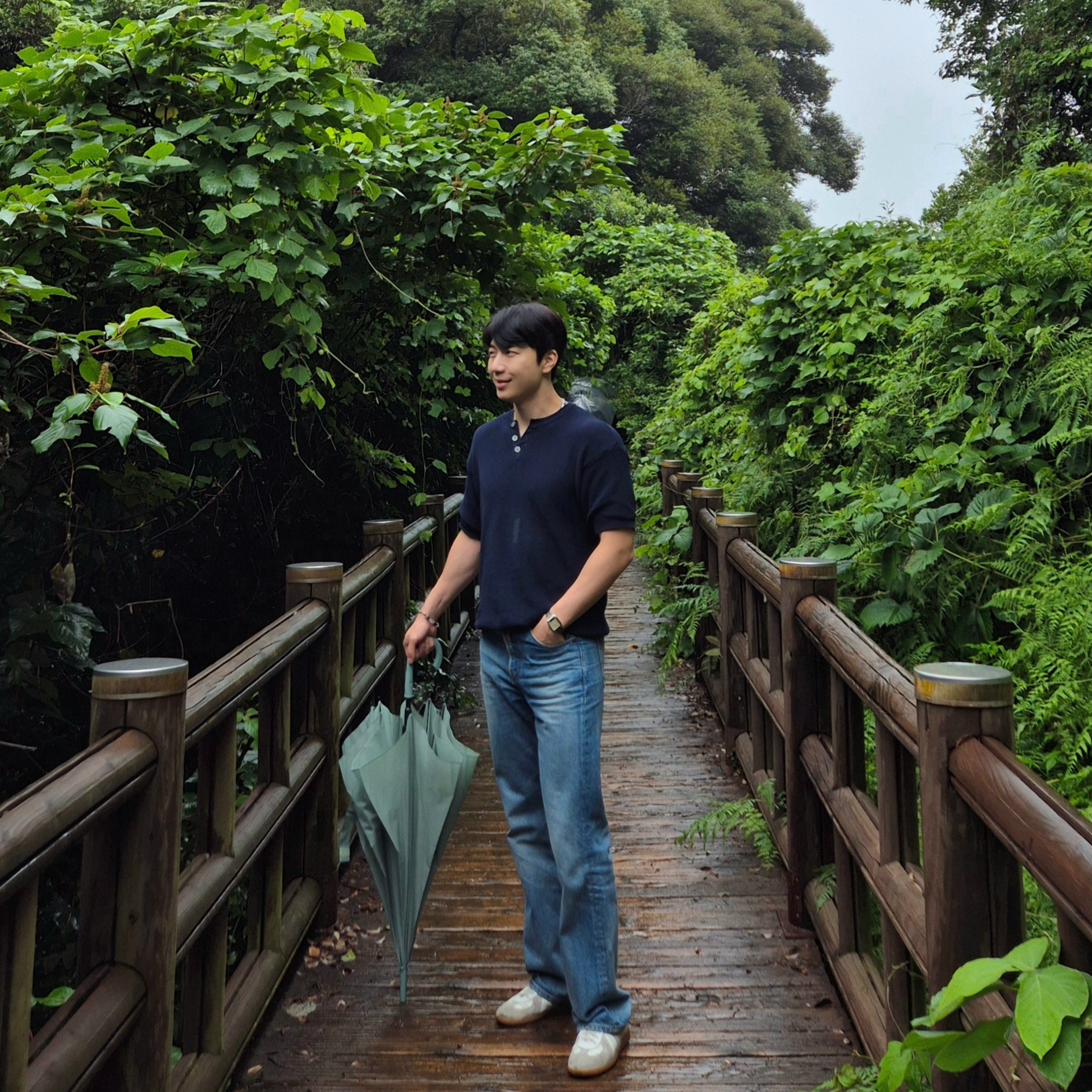 Knitted Coolever Henley Neck Half Sleeve Knit NVAY 착용 스타일 - 2