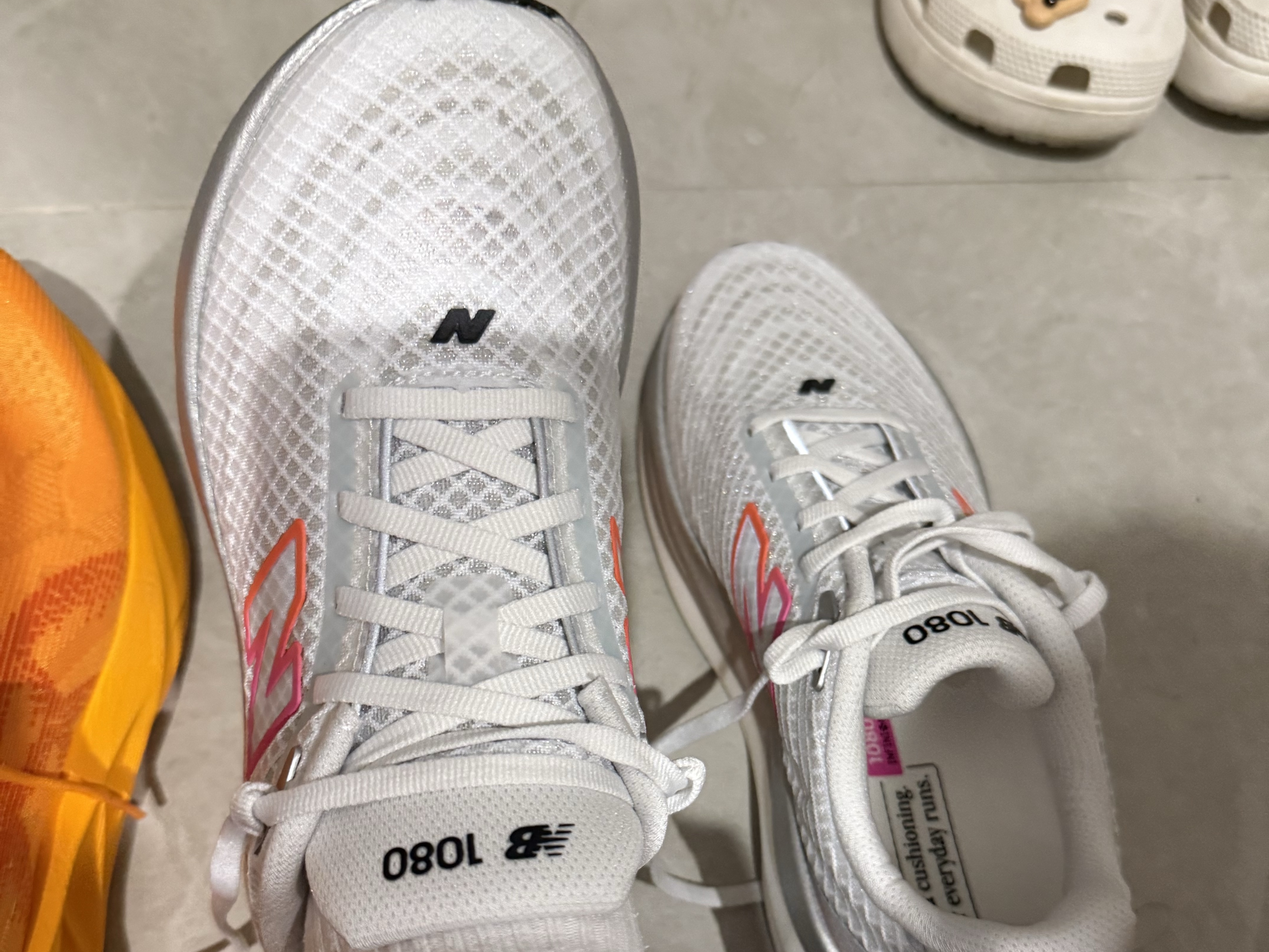 (W) New Balance 1080v15 Breathe NB 103 White Pink Heat - D Wide 착용 스타일