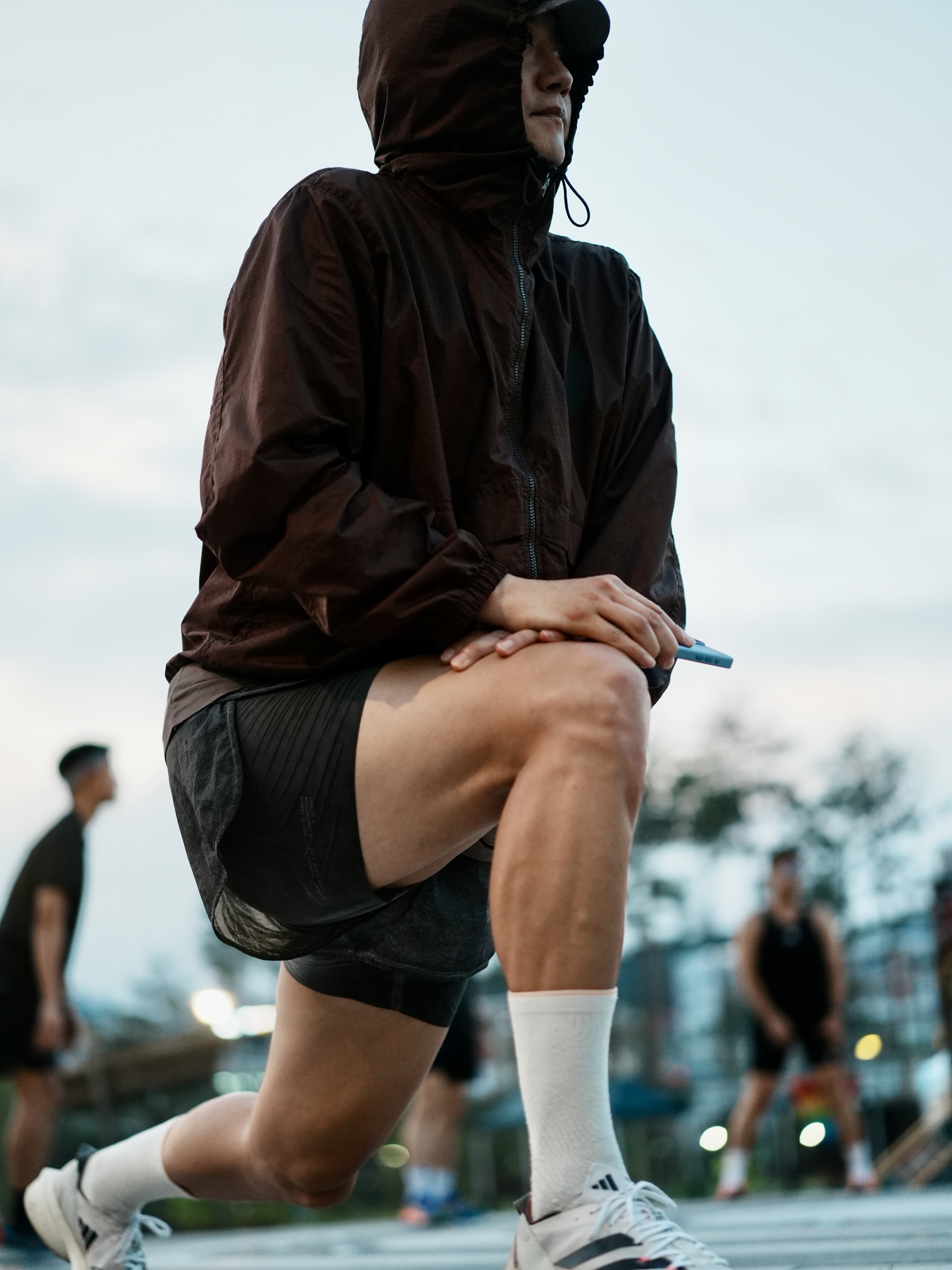 Our Legacy Work Shop Windbreaker Ripstop Dark Brown, Satisfy Rippy 3 Inch Trail Shorts Aged Black 착용 스타일 - 1