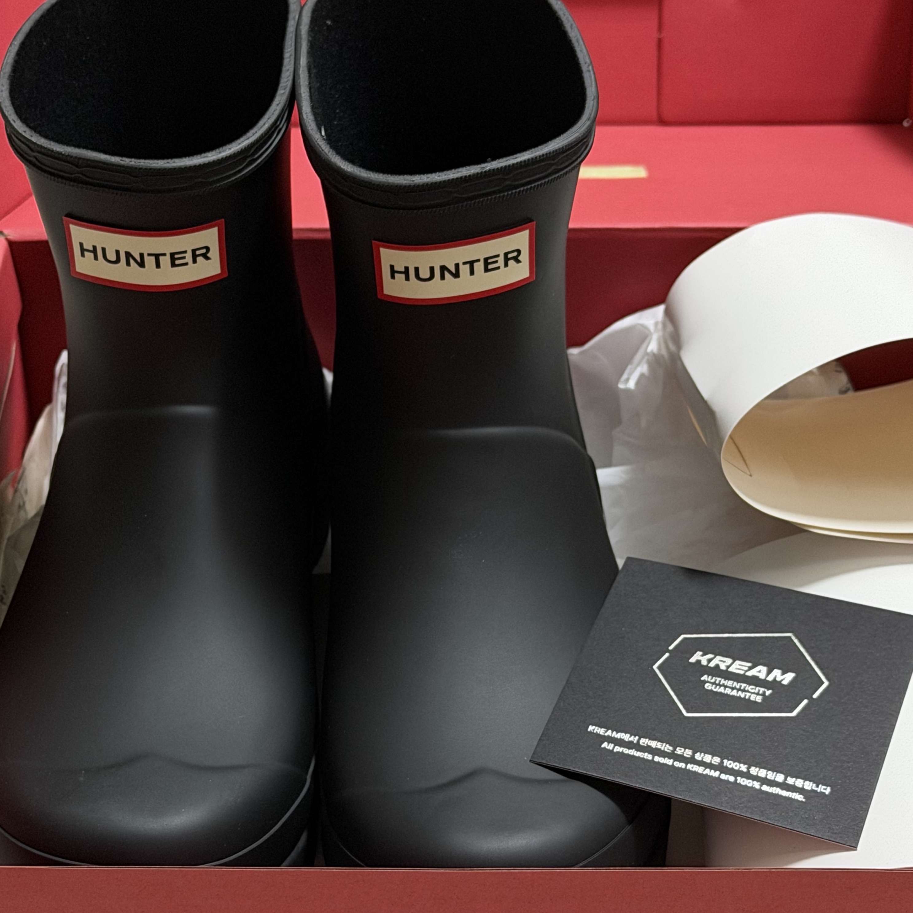 (W) Hunter Play Short Rain Boots Black 착용 스타일
