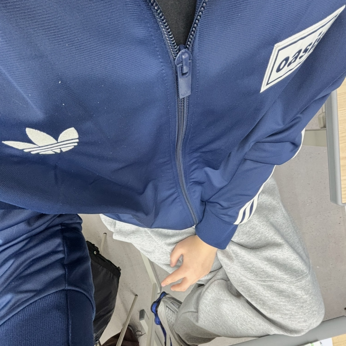 Adidas x Oasis Tour Firebird Track Top Night Indigo - KR Sizing, Nike Shox R4 White Racer Blue 착용 스타일