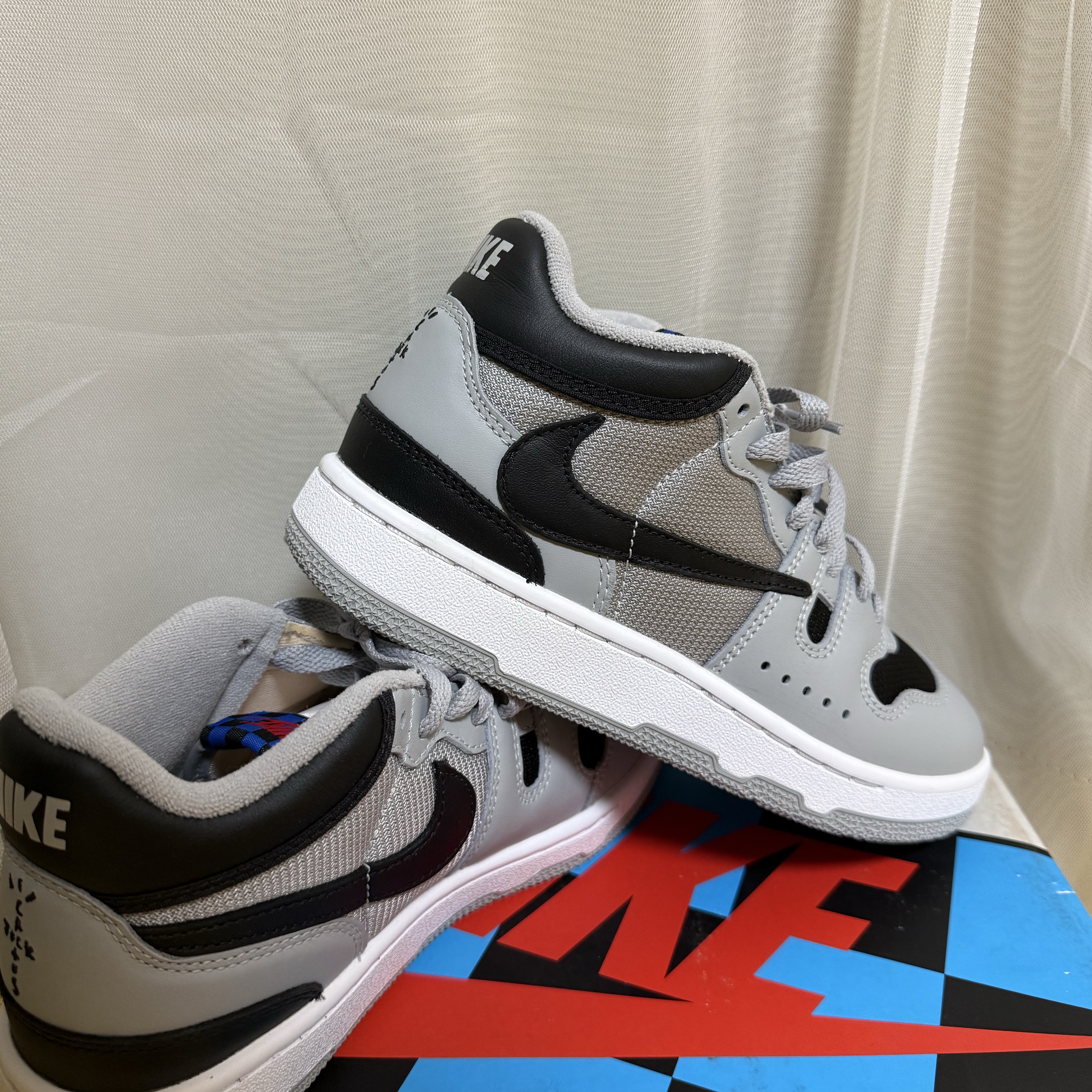 Nike x Travis Scott Mac Attack SP Light Smoke Grey, (GS) Jordan 1 Retro Low OG Banned 2026 착용 스타일 - 1
