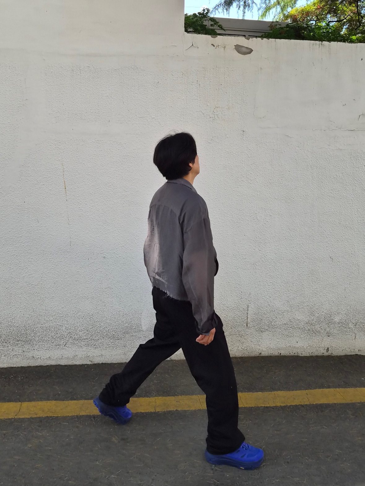 Hoka x Xlim Mafate Speed 2 TS Cobalt Blue, Xlim EP.9 01 Shirt Jacket Gray 착용 스타일