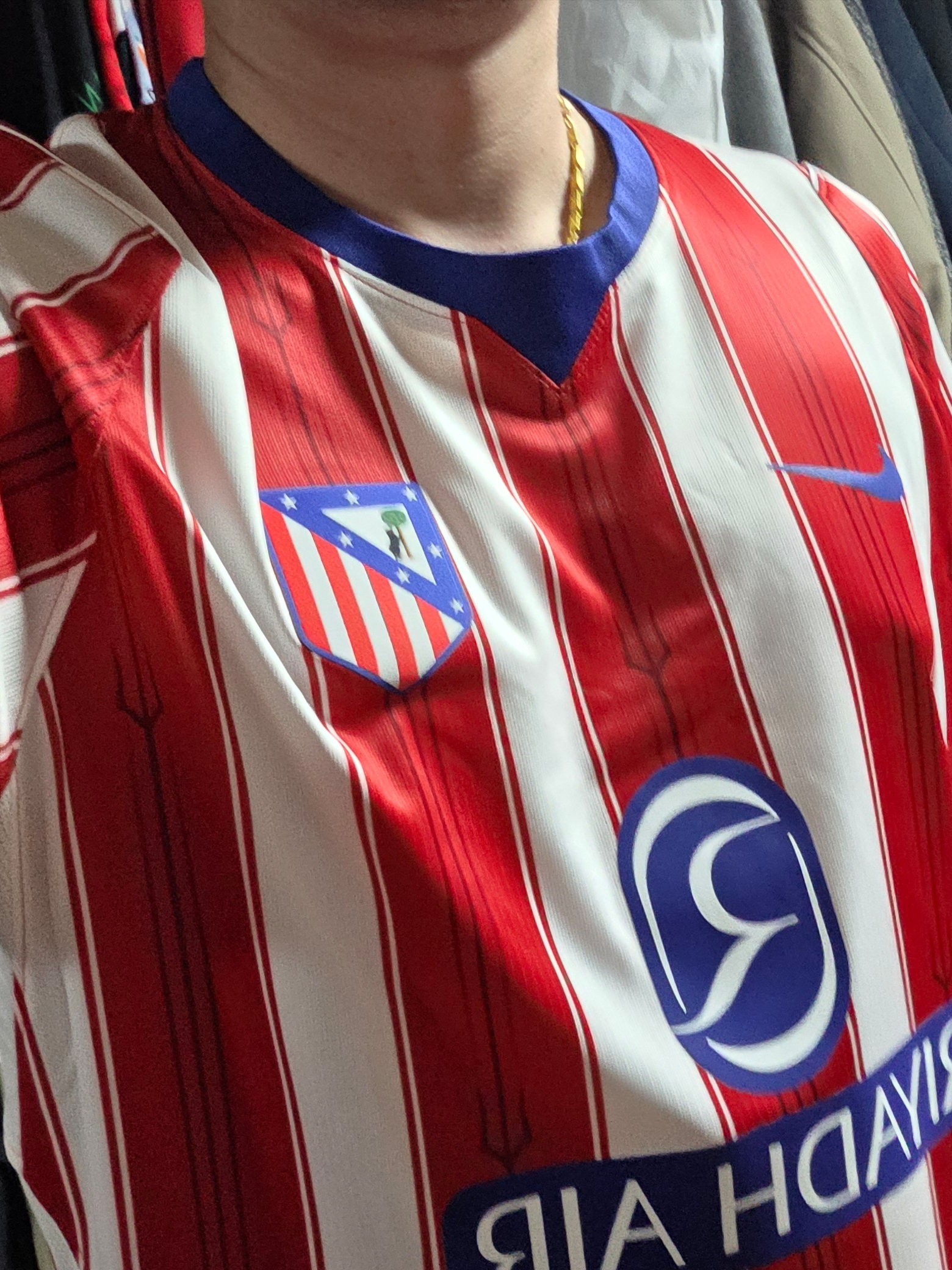 Nike Atletico Madrid 2026/27 Stadium Home Dri-Fit Replica Jersey White University Red (II1893-101) (Non Marking Ver.) 착용 스타일 - 2