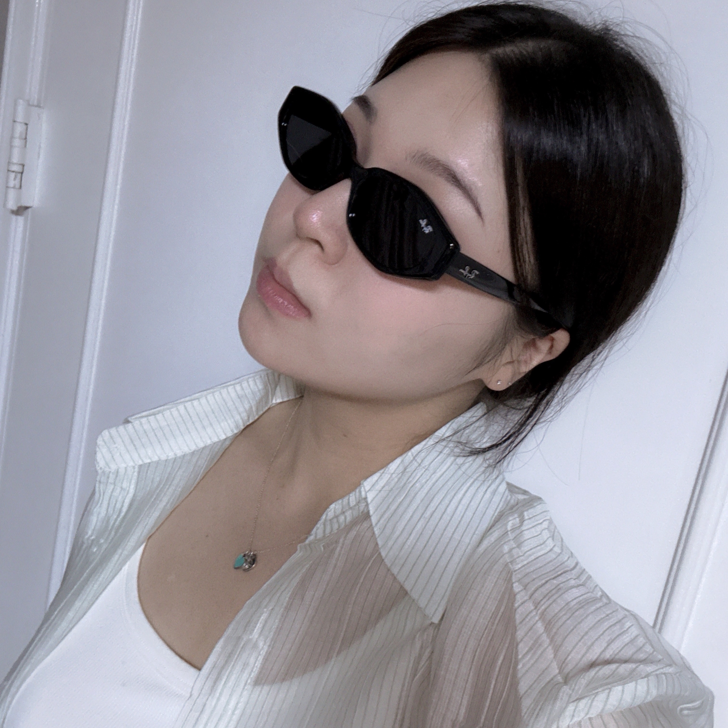 Ray-Ban RB4473D Polished Black Frame Dark Grey Lense Low Bridge Fit 착용 스타일 - 2