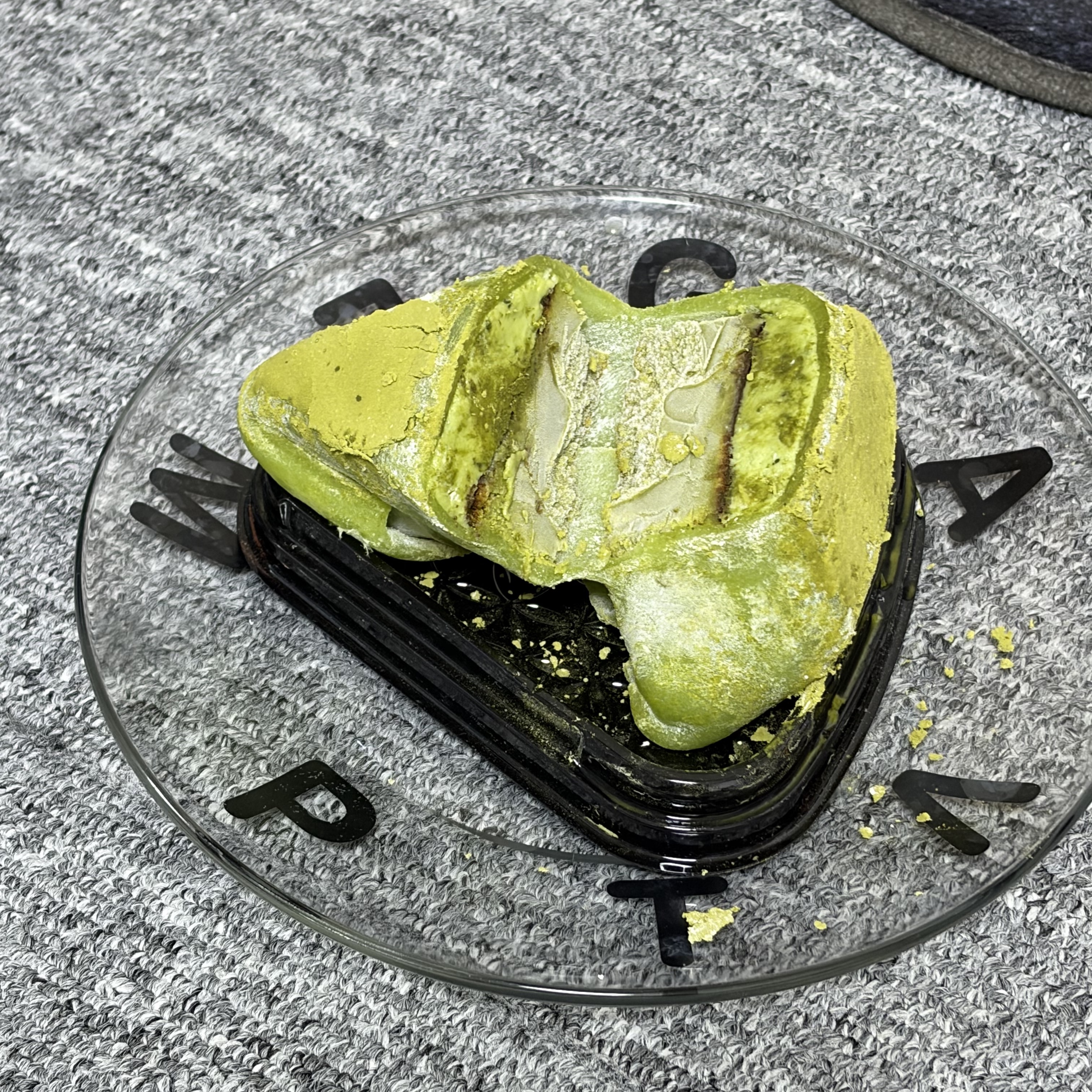 [KREAM 단독] What A Bread Mochi Cheesecake 착용 스타일 - 1