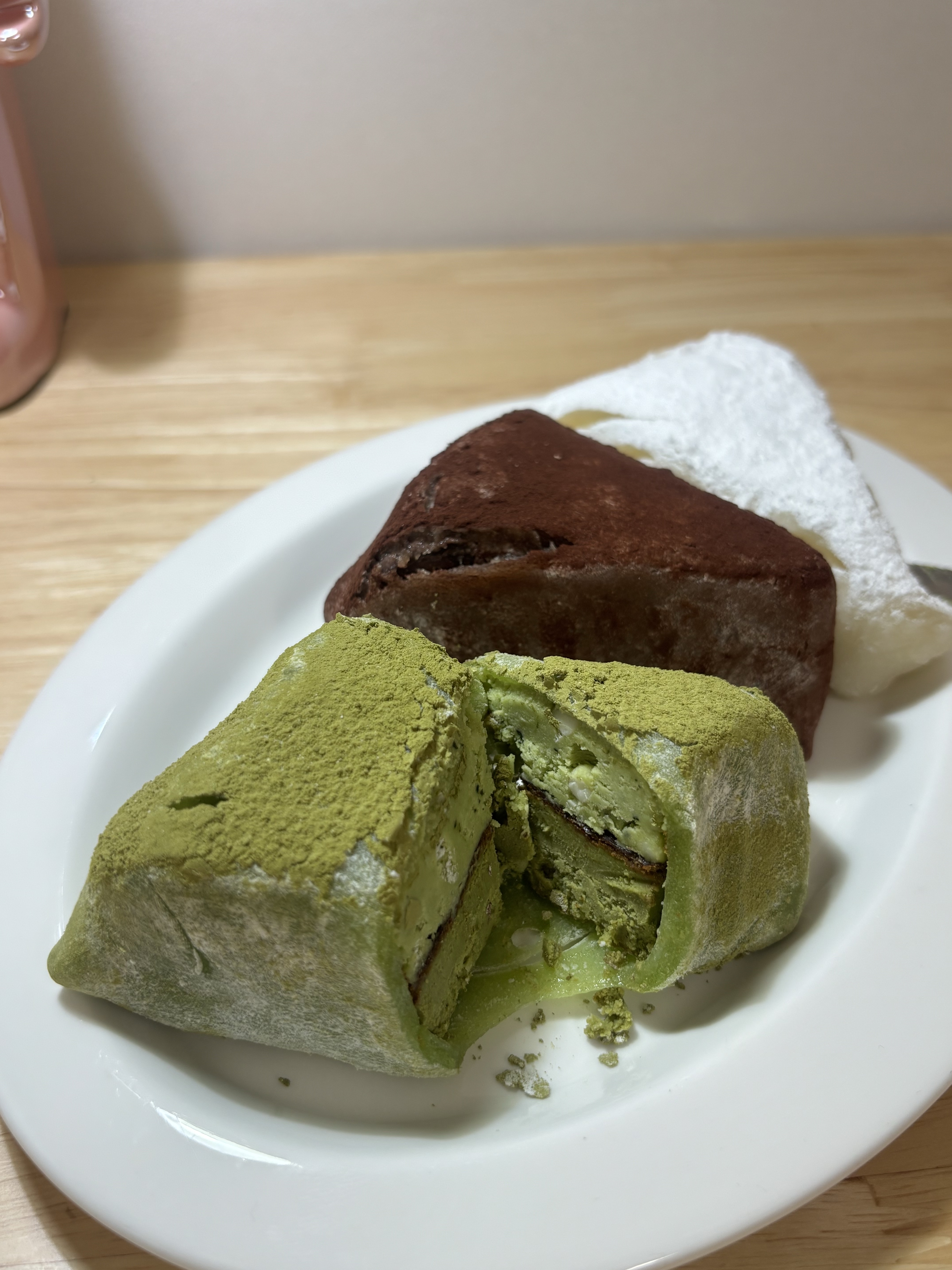 [KREAM 단독] What A Bread Mochi Cheesecake 착용 스타일 - 4