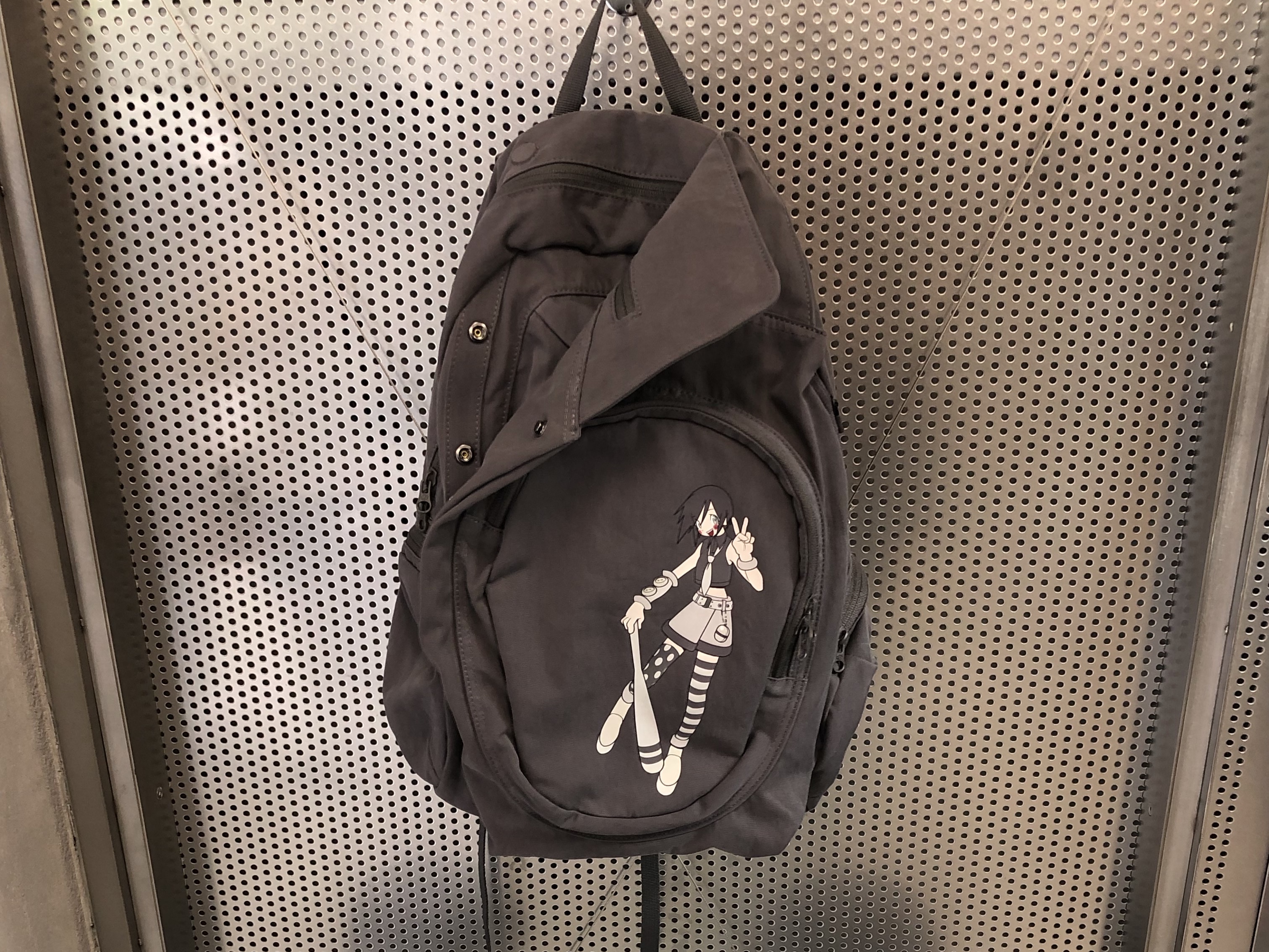 Sansan Gear x YUMINHA Backpack Charcoal 착용 스타일