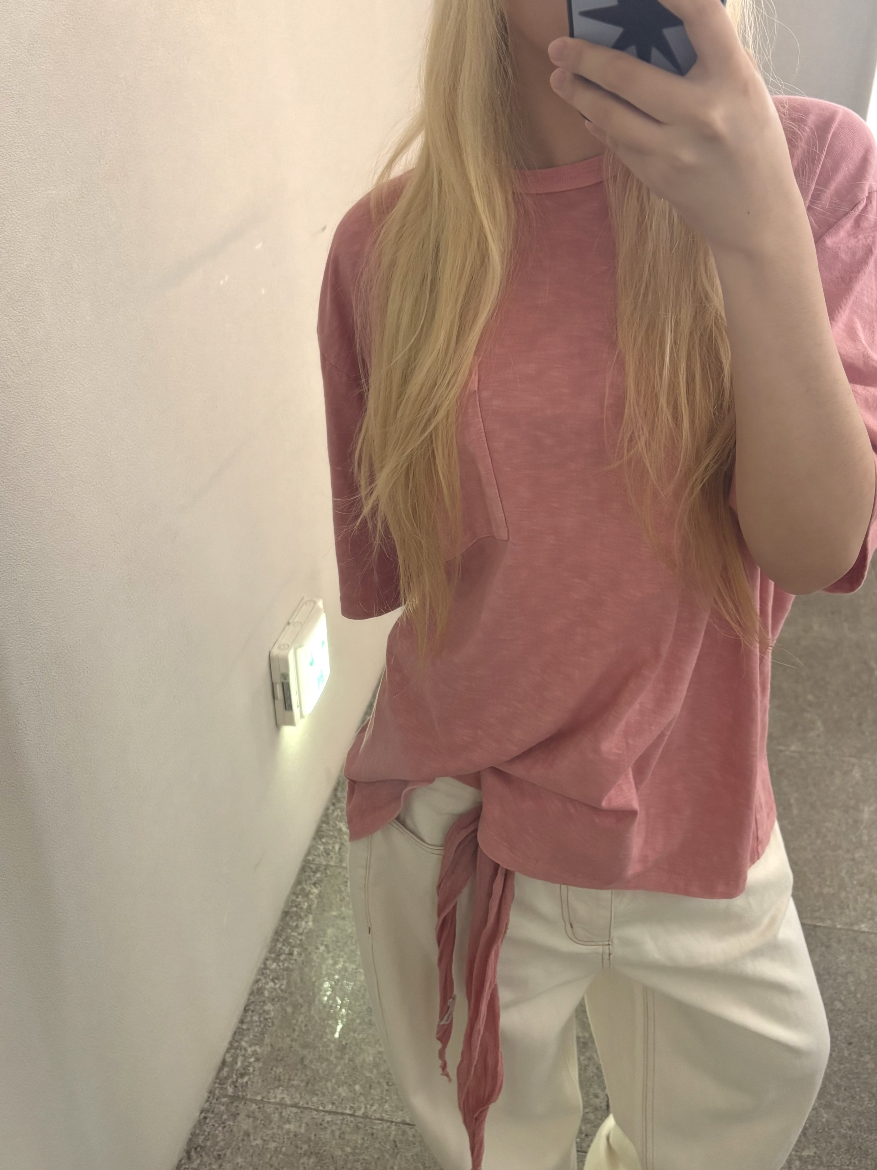 (M) SUNDAY CEREMONY Natural Dyed Basic Slub Tee - Ash Pink, Sunday Ceremony Relaxed Japanese Denim Jeans - White 착용 스타일