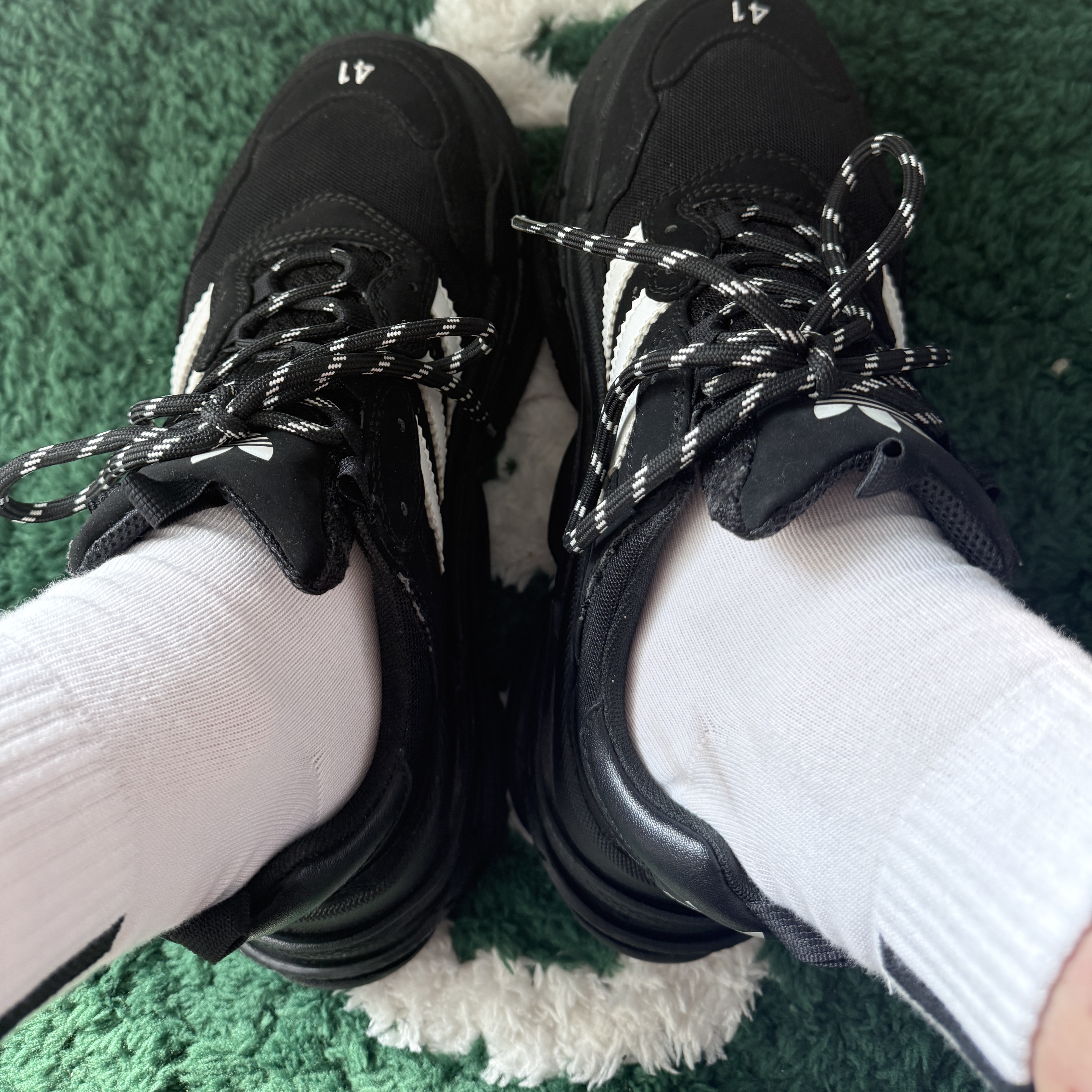 Balenciaga x Adidas Performance Poplin Large Shorts Black, Balenciaga x Adidas Triple S Sneakers Black 착용 스타일 - 5