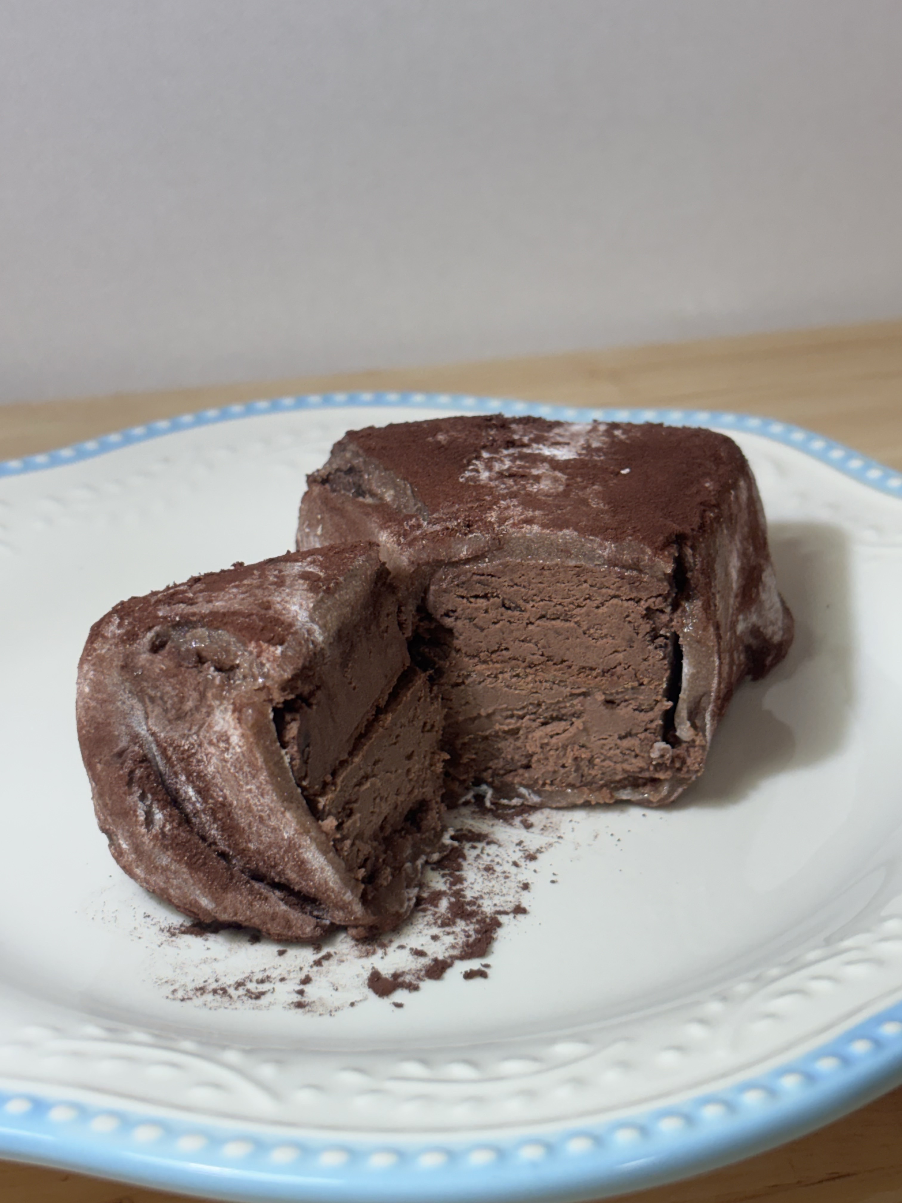 [KREAM 단독] What A Bread Mochi Cheesecake 착용 스타일 - 2