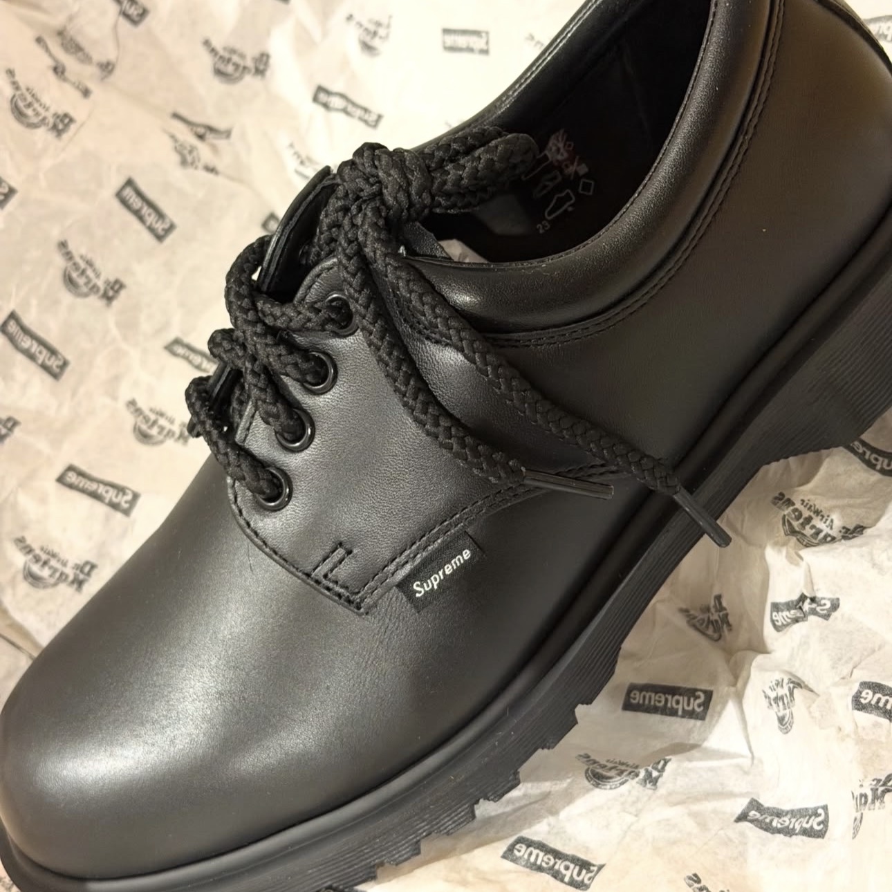 Dr. Martens x Supreme Postal Supreme 4-Eye Shoe Black - 26SS 착용 스타일