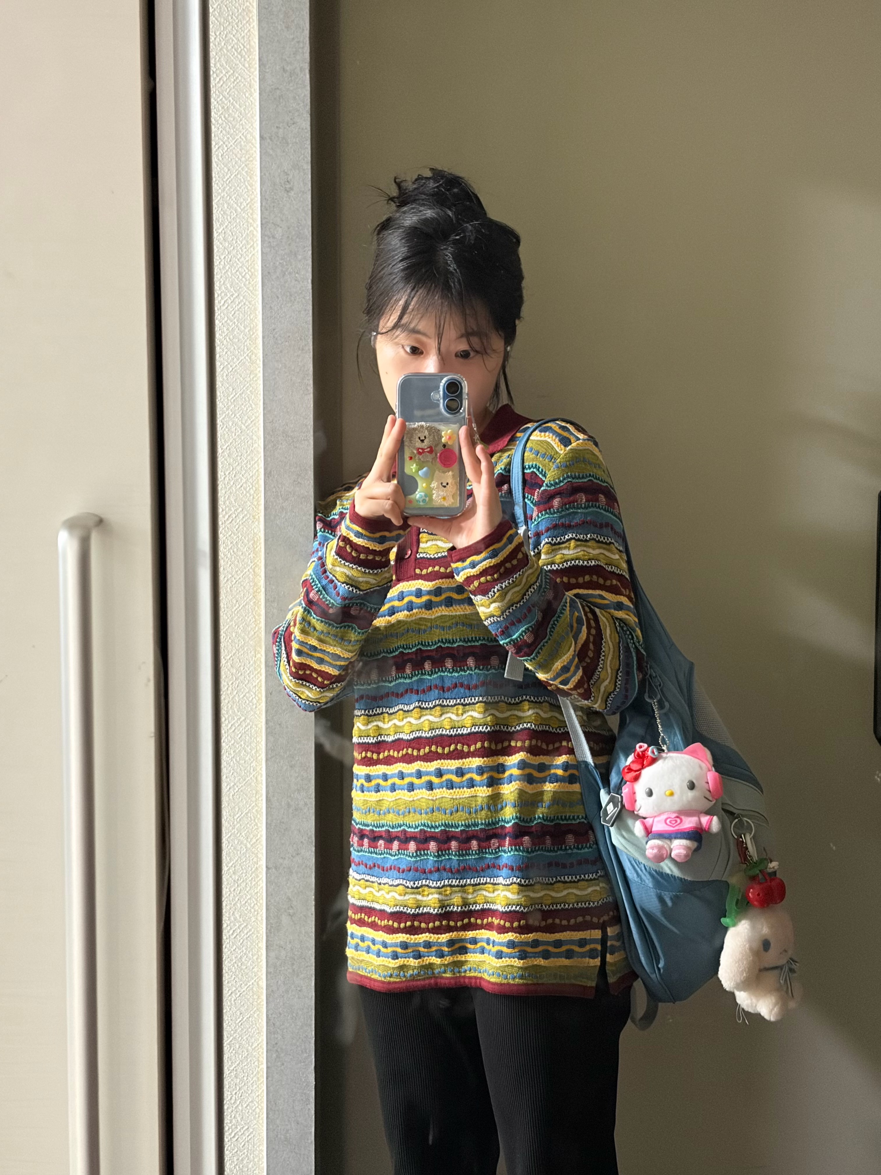 Mischief Lightweight Zip Around Backpack Blue Grey, Sanrio Hello Kitty Our Heisei Pop Design Series Mascot Key Holder 착용 스타일