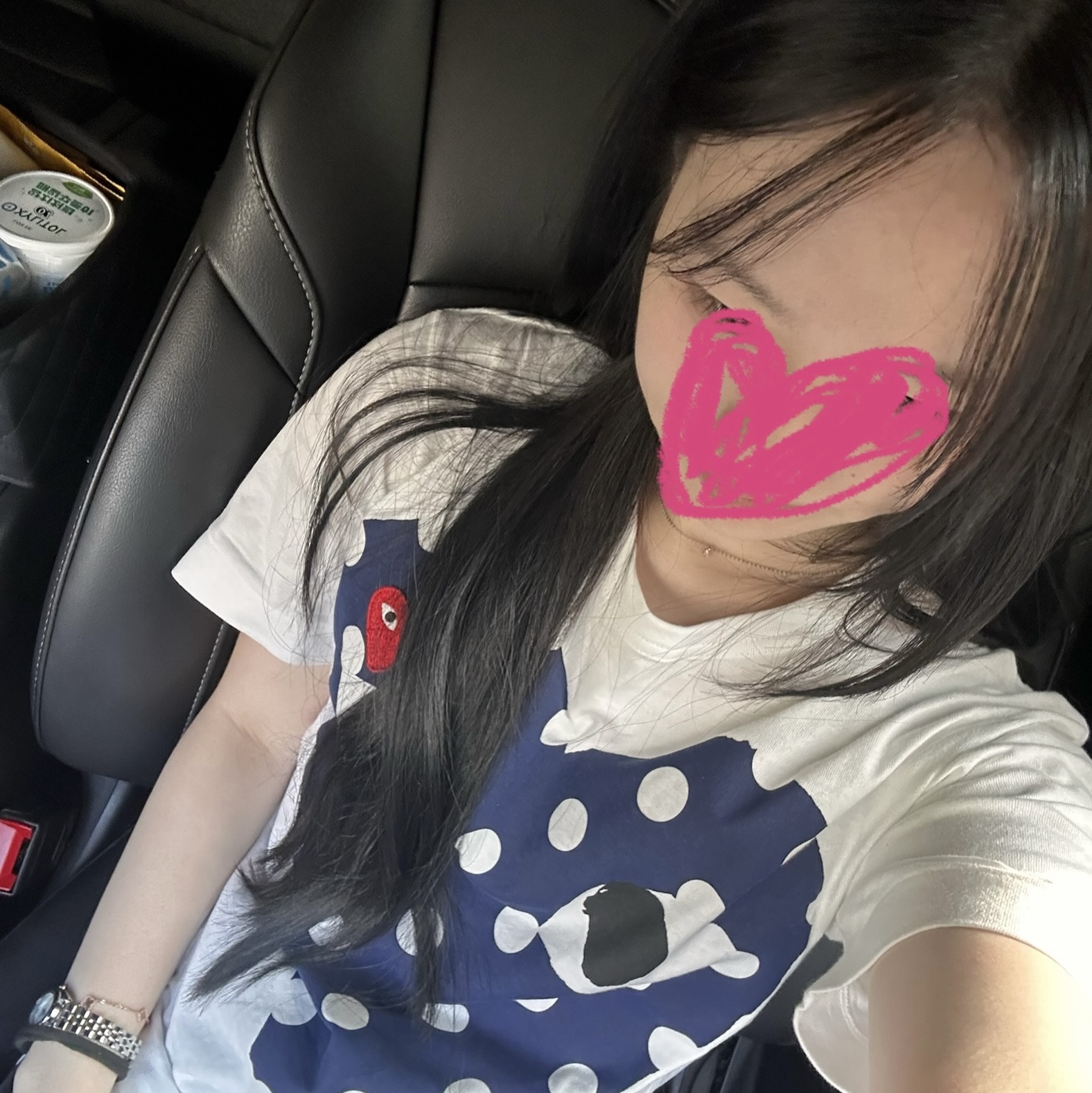 Play Comme des Garcons Red Heart Printed Blue Heart T-Shirt White, (W) Adidas Adicolor Classic Firebird Loose Track Pants Black - KR Sizing 착용 스타일 - 1