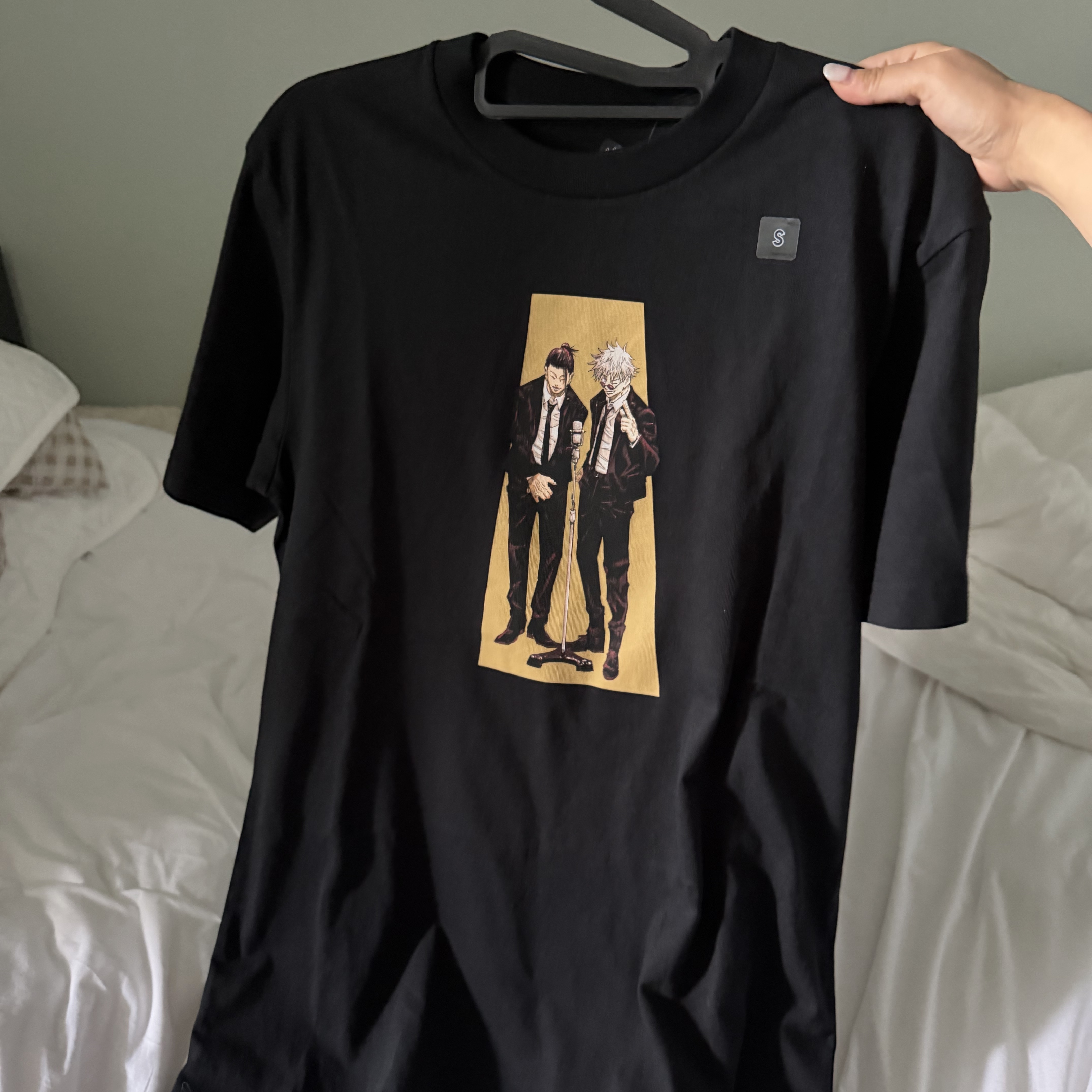 Uniqlo UT Shueisha 100th Anniversary Jujutsu Kaisen T-Shirt Black 착용 스타일