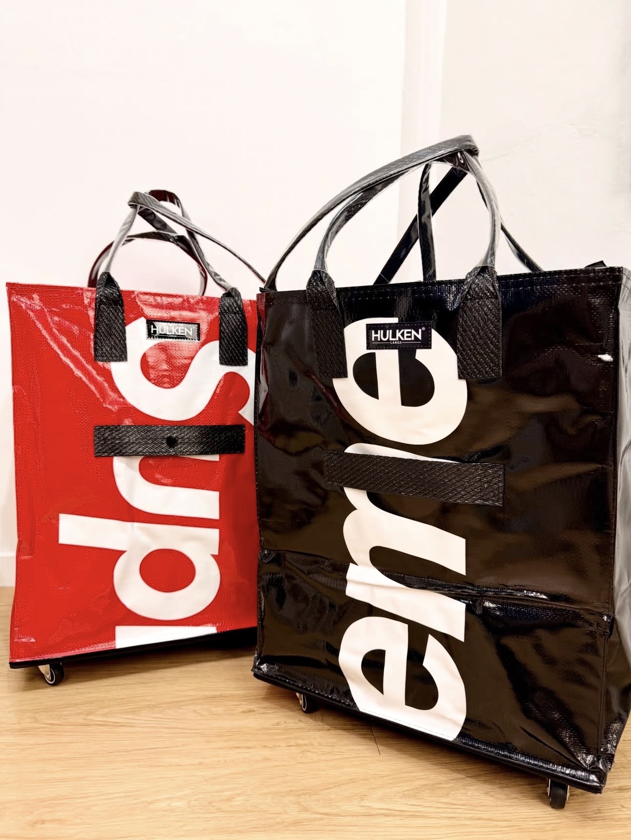 Supreme x Hulken Rolling Tote Bag Black - 26SS 착용 스타일 - 1