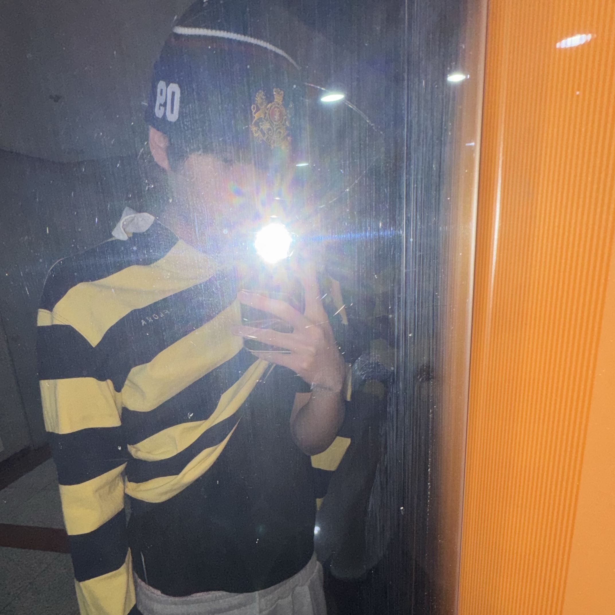 Palace Established Beanie Navy - 26SS 착용 스타일 - 2
