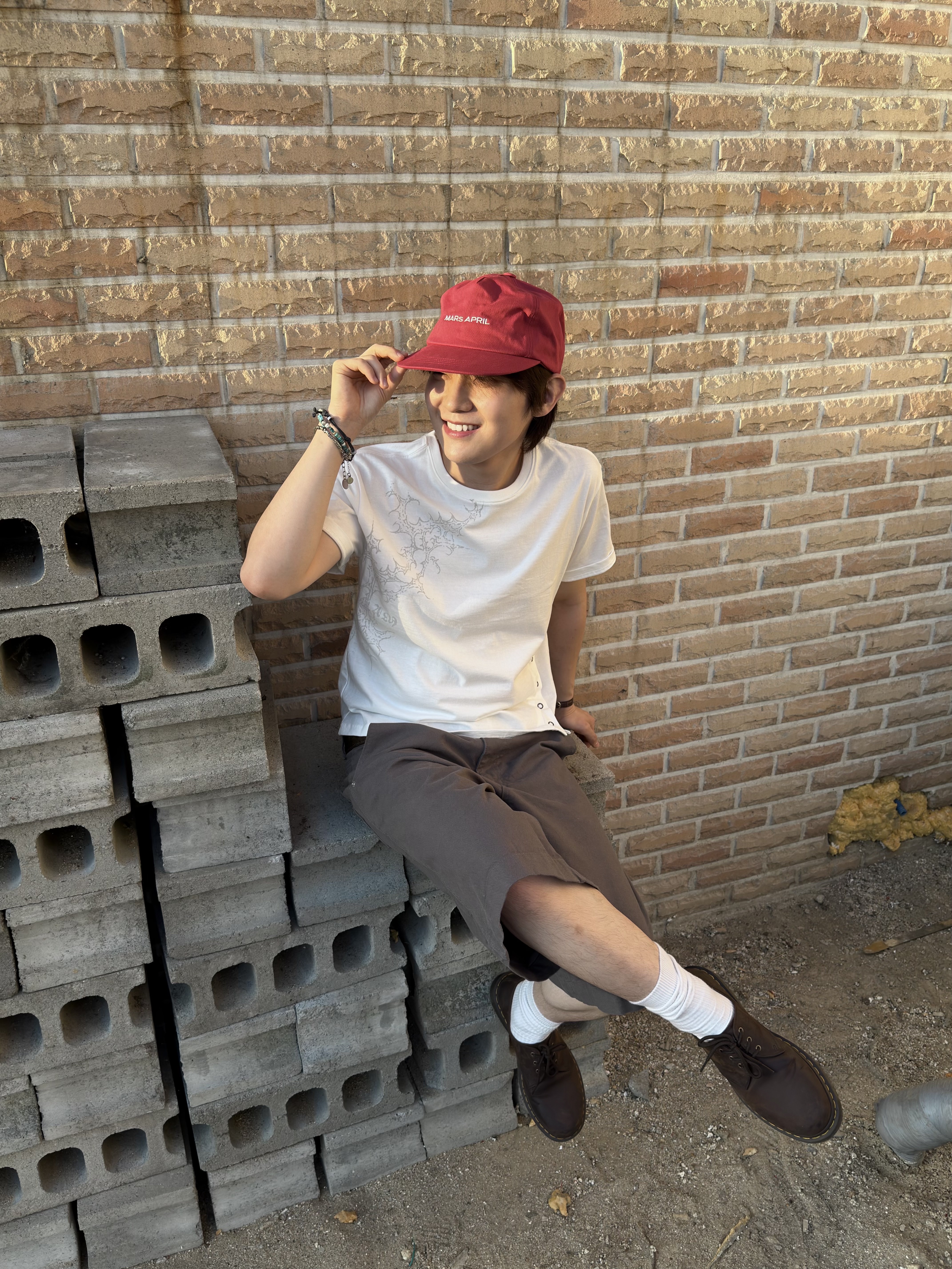 Dr. Martens 1461 Crazy Horse Dark Brown, Casio LTP-V007L-9B 착용 스타일 - 2