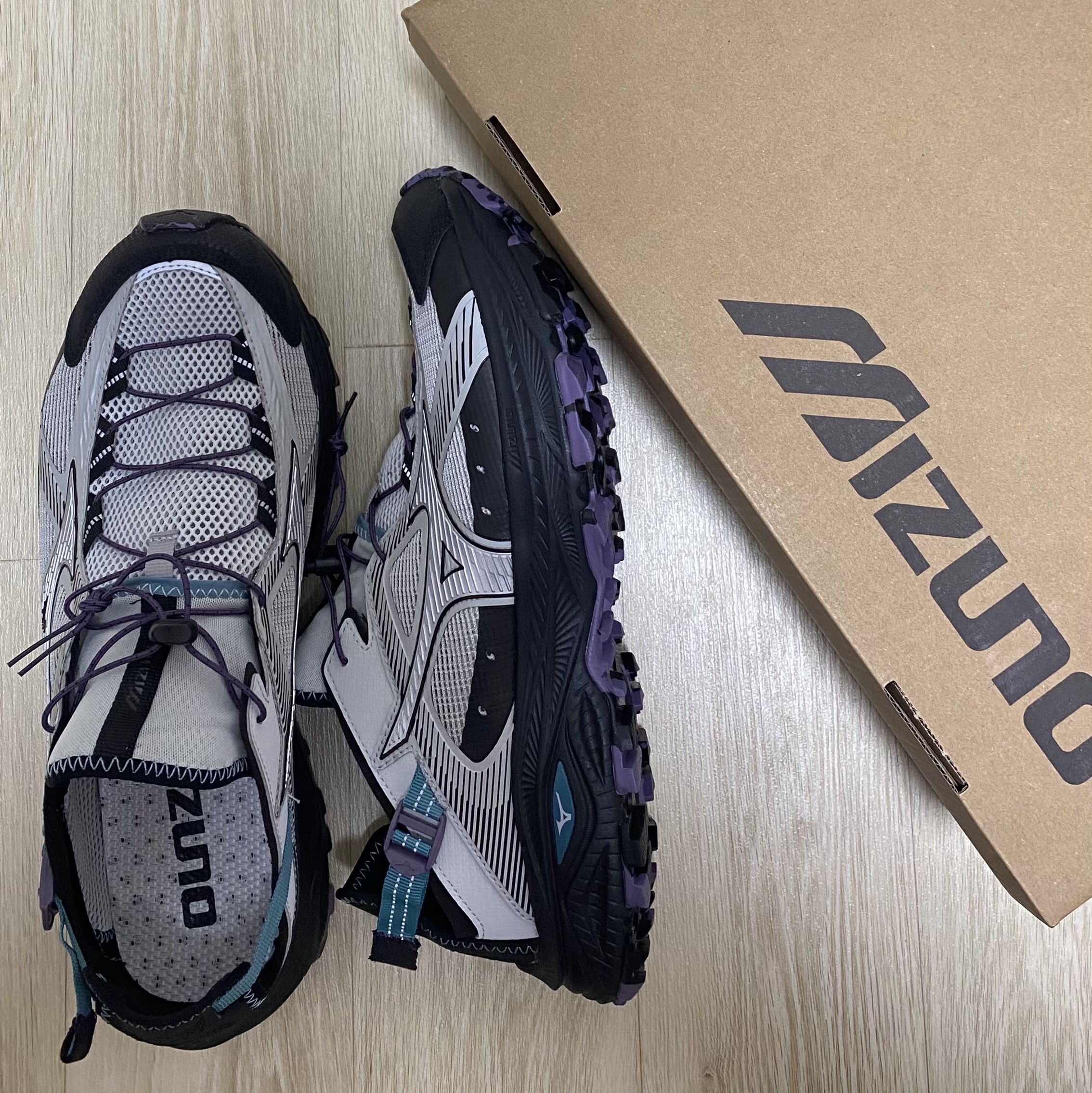 Mizuno Racer Trail SE V2 Gorpcore Silver Black 착용 스타일